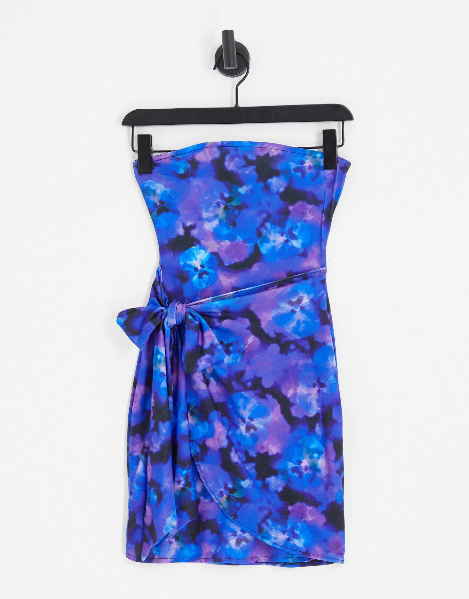 Pull&Bear tie waist bandeau mini dress in blue floral - ASOS Sample Sale