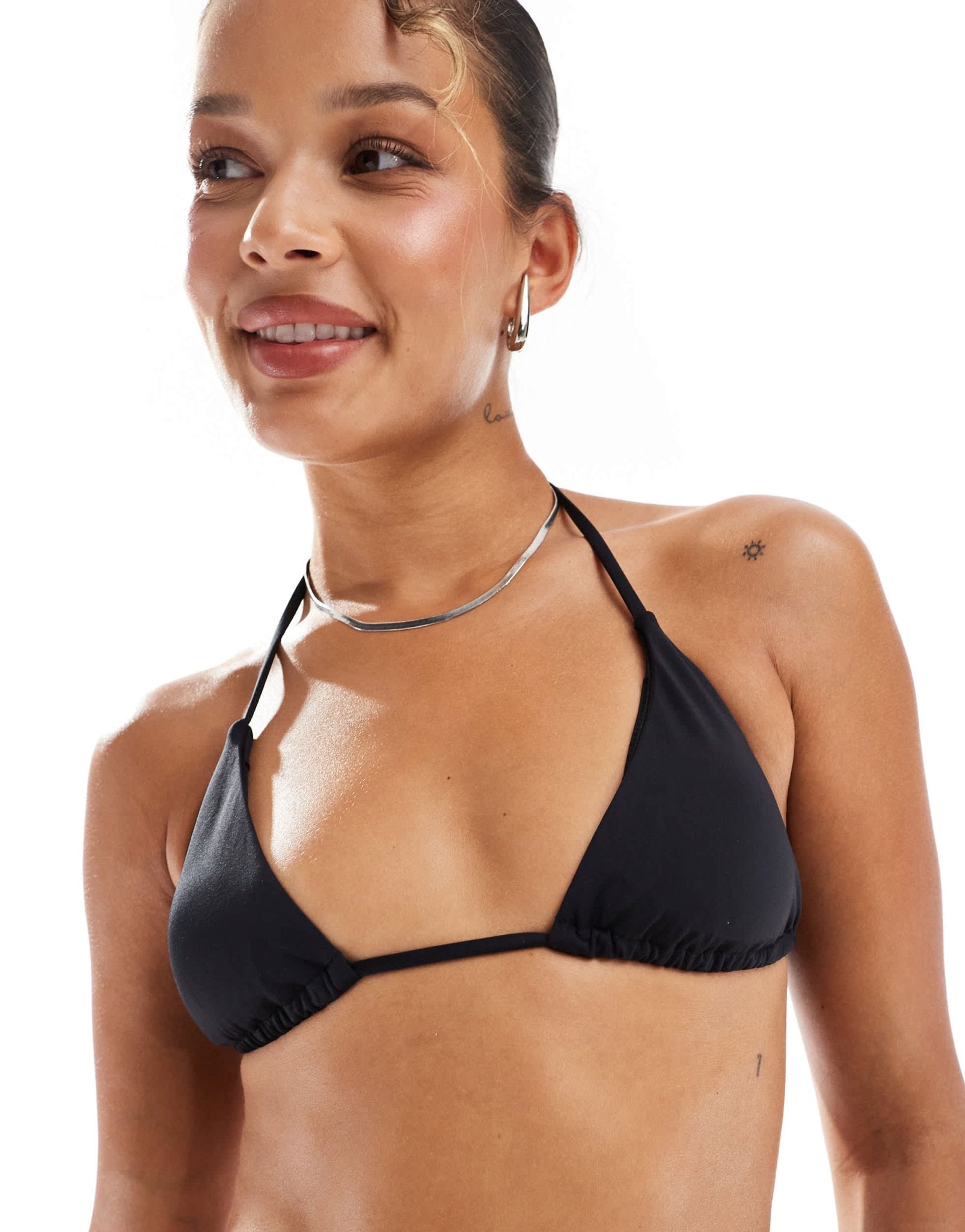 Pull&Bear triangle bikini top in black - ASOS Sample Sale