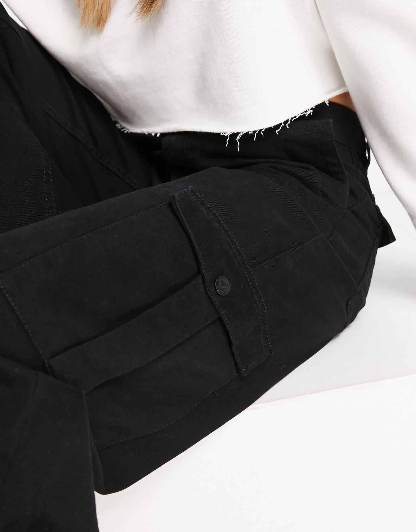 Pull&Bear wide leg cargo trousers in black - ASOS Sample Sale
