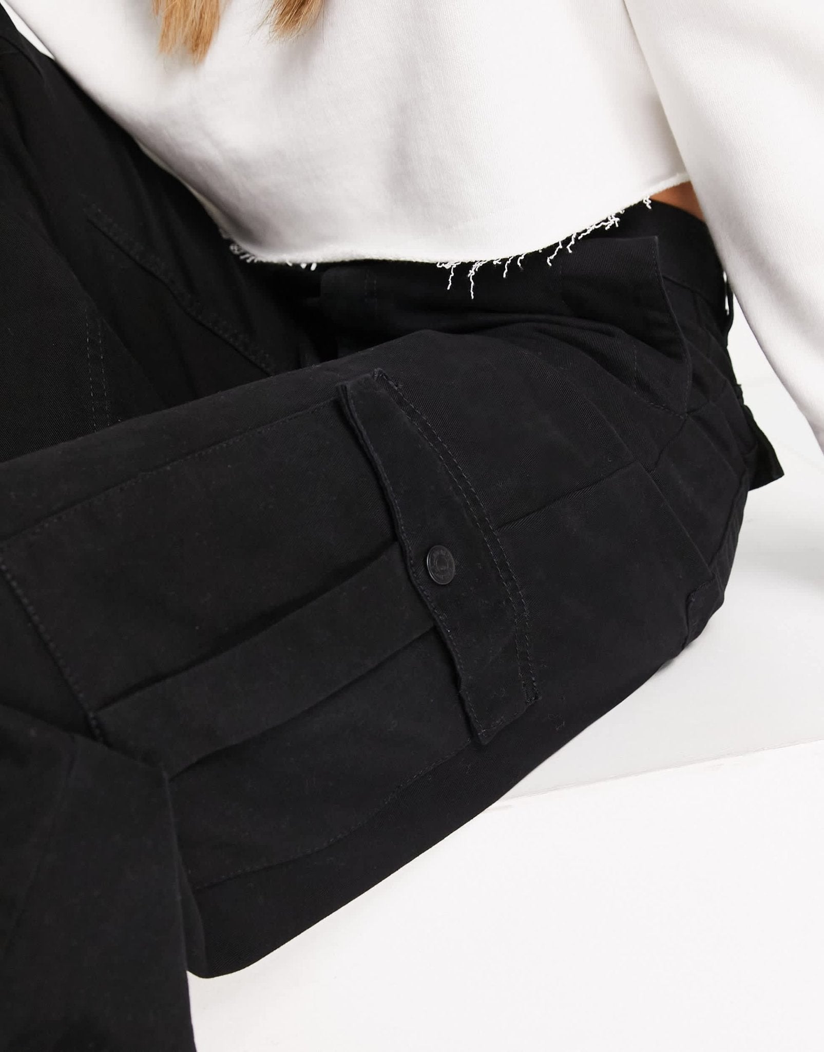 Pull&Bear wide leg cargo trousers in black - ASOS Sample Sale
