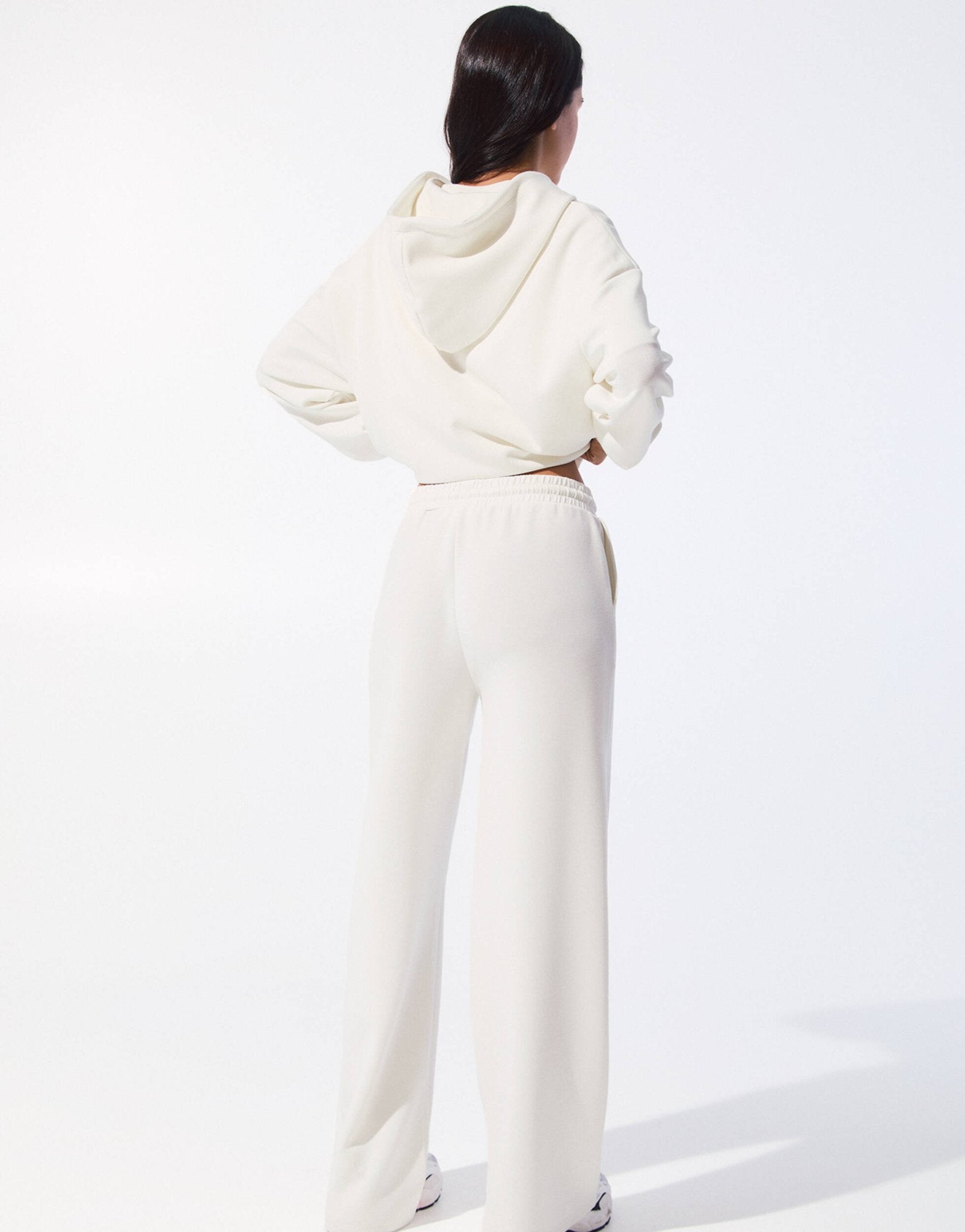 Pull&Bear wide leg jogger in white - ASOS Sample Sale