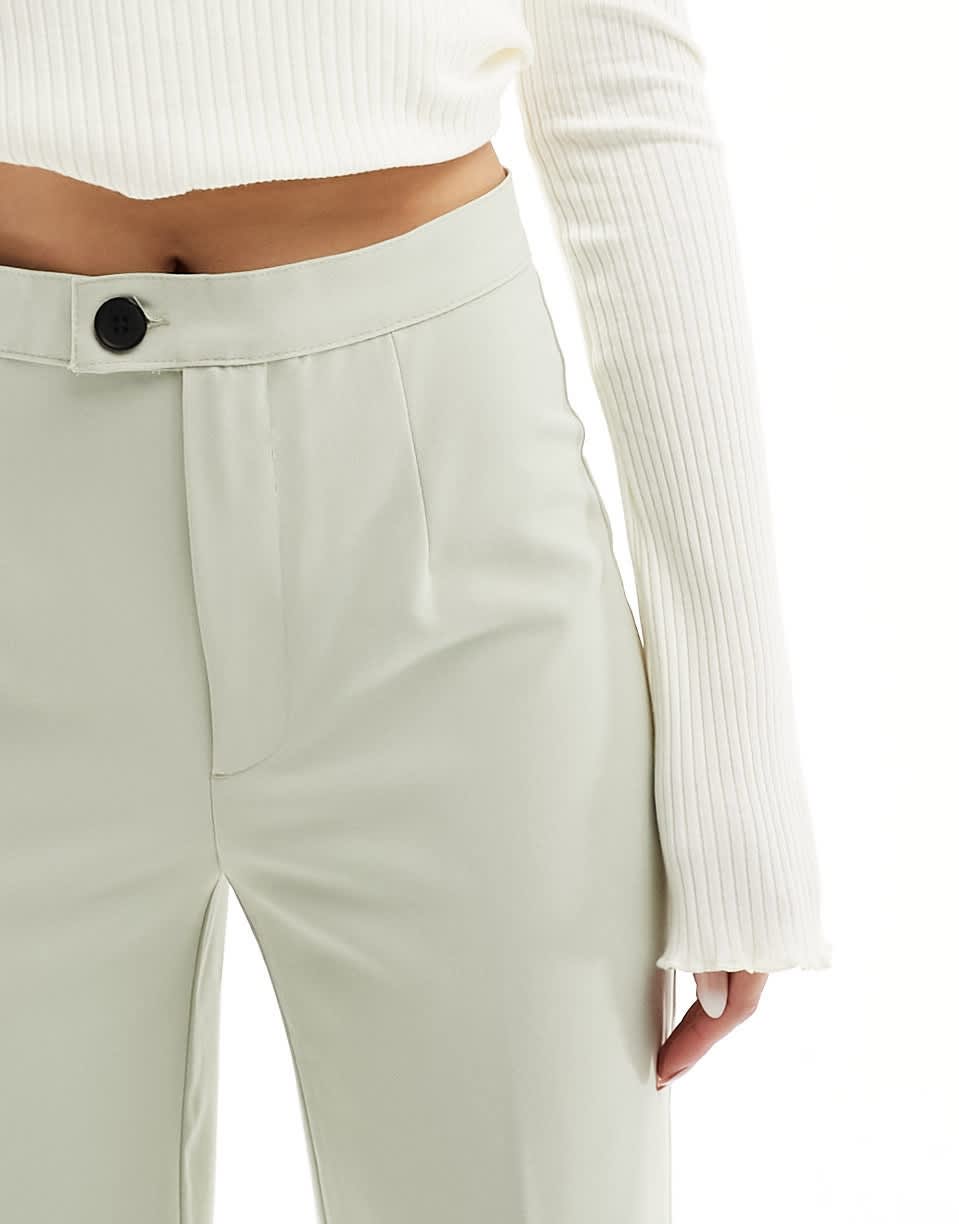 Pull&Bear wide leg pleat tailored trouser in pale khaki - ASOS Sample Sale
