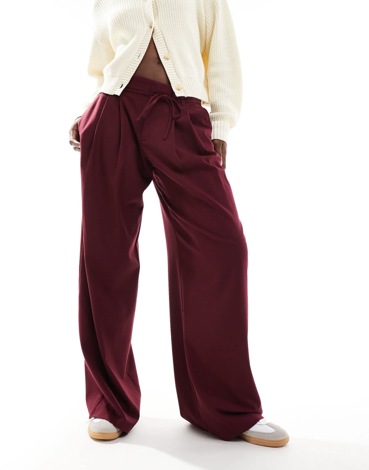 Pull&Bear wide leg tailored trousers with tie waist in burgundy - ASOS Sample Sale