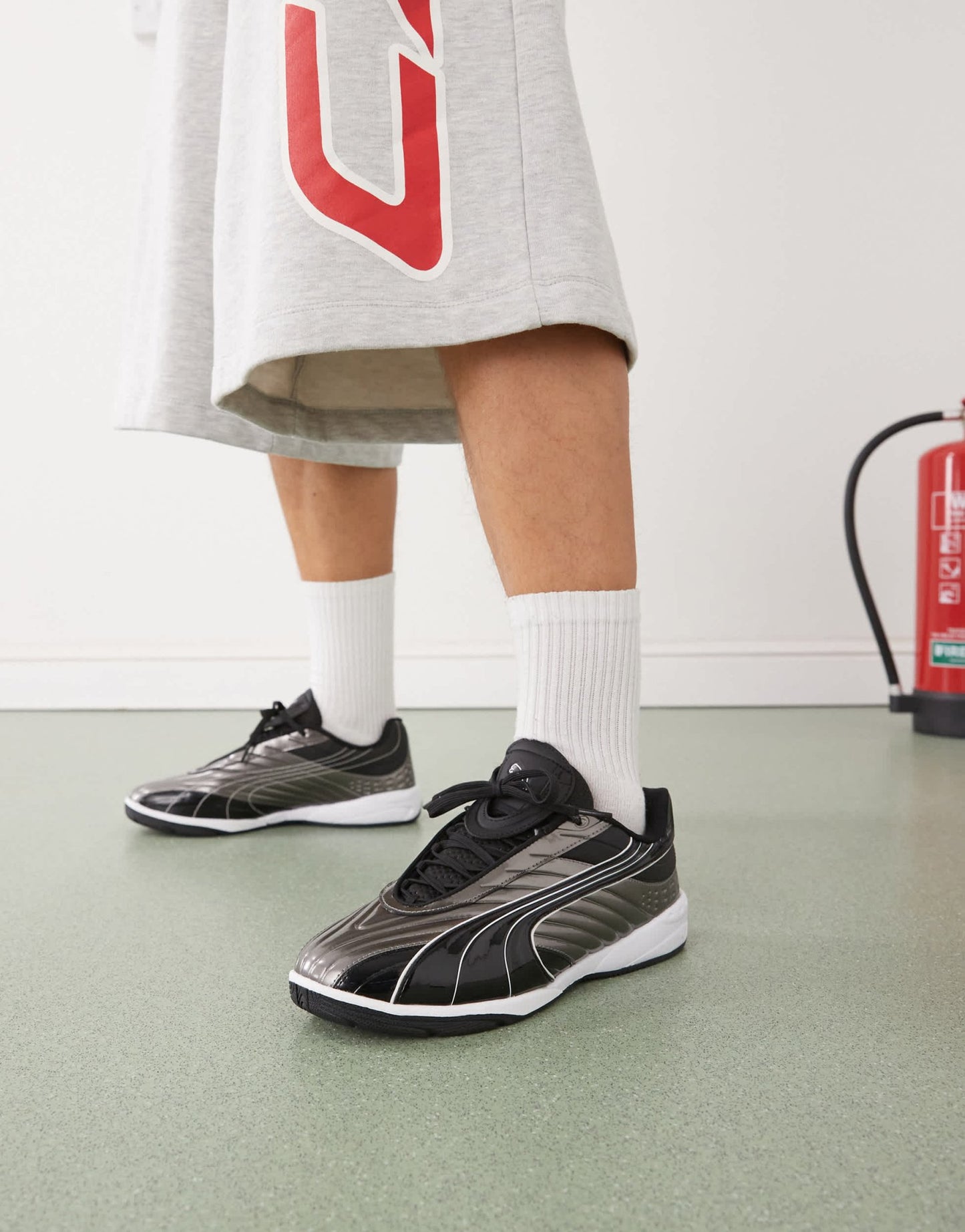 Puma V1PER trainers in black & silver - ASOS Sample Sale