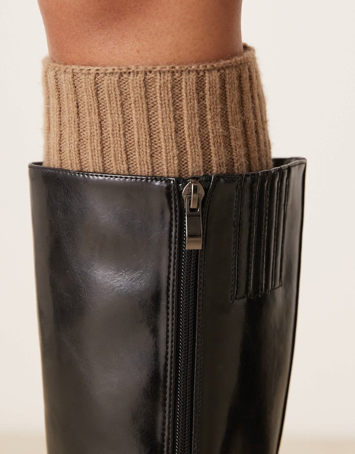 RAID Mayah knee boots in black - ASOS Sample Sale