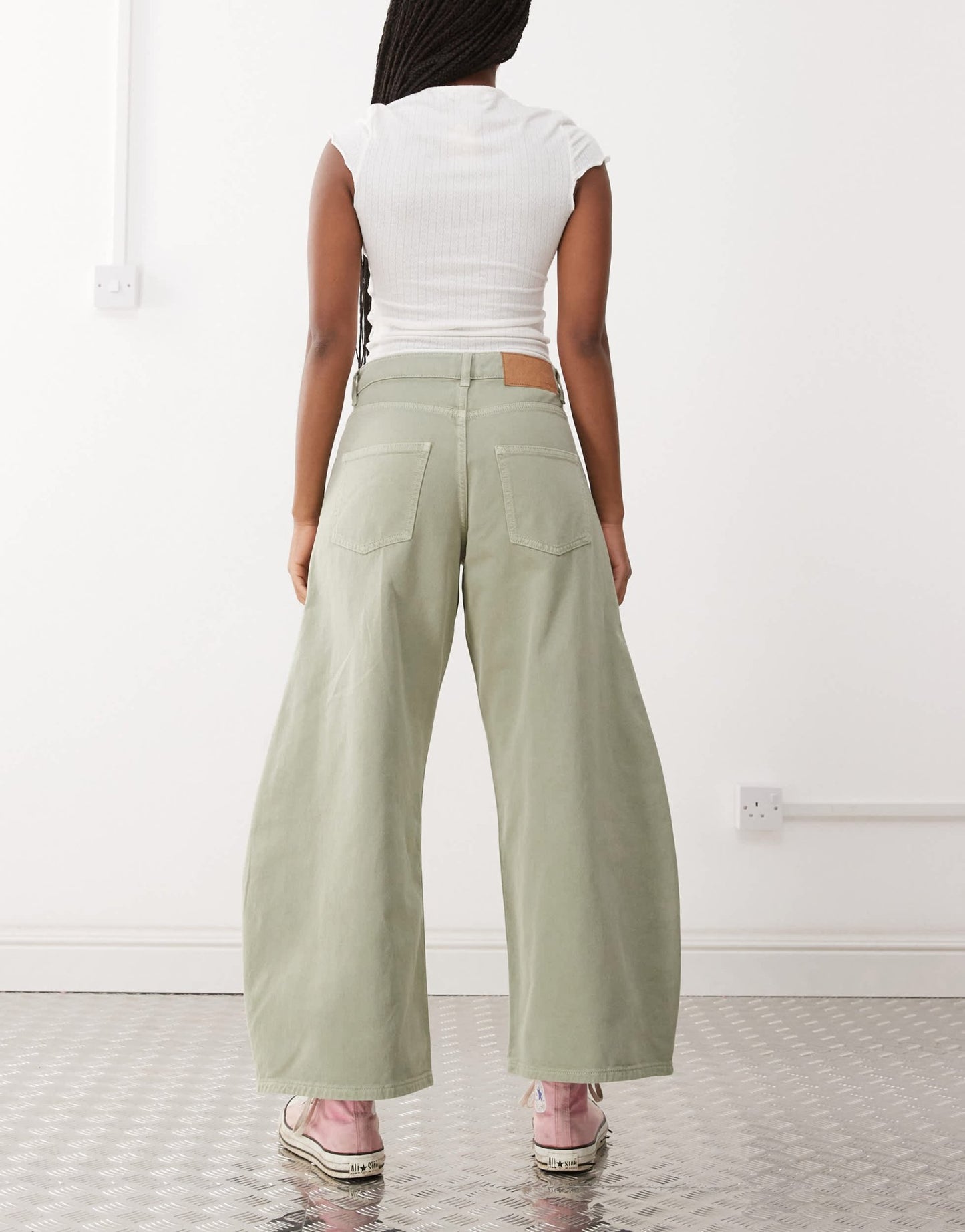 Reclaimed Vintage denim barrel jean in pistachio green - ASOS Sample Sale