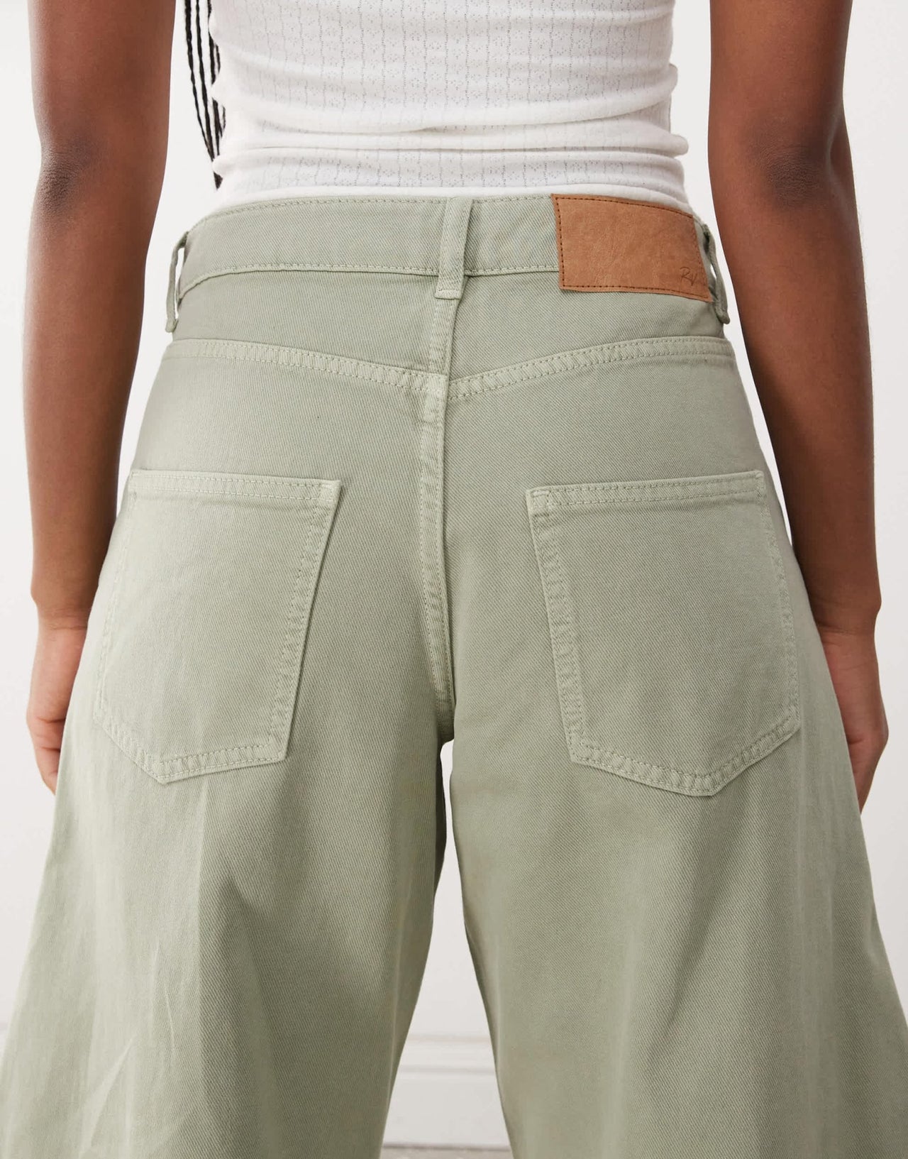 Reclaimed Vintage denim barrel jean in pistachio green - ASOS Sample Sale