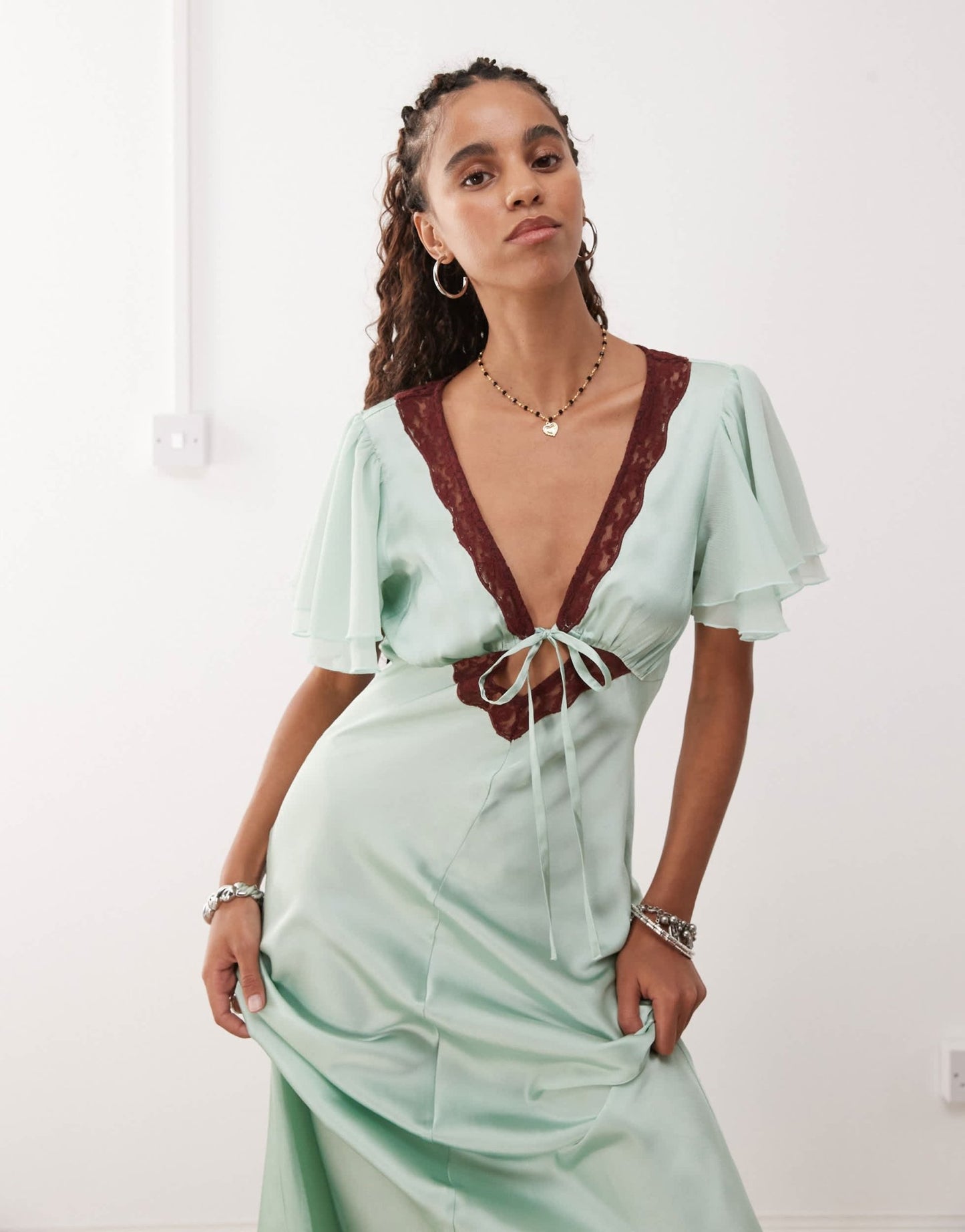 Reclaimed Vintage maxi tea dress with keyhole and contrast lace in mint green - ASOS Sample Sale