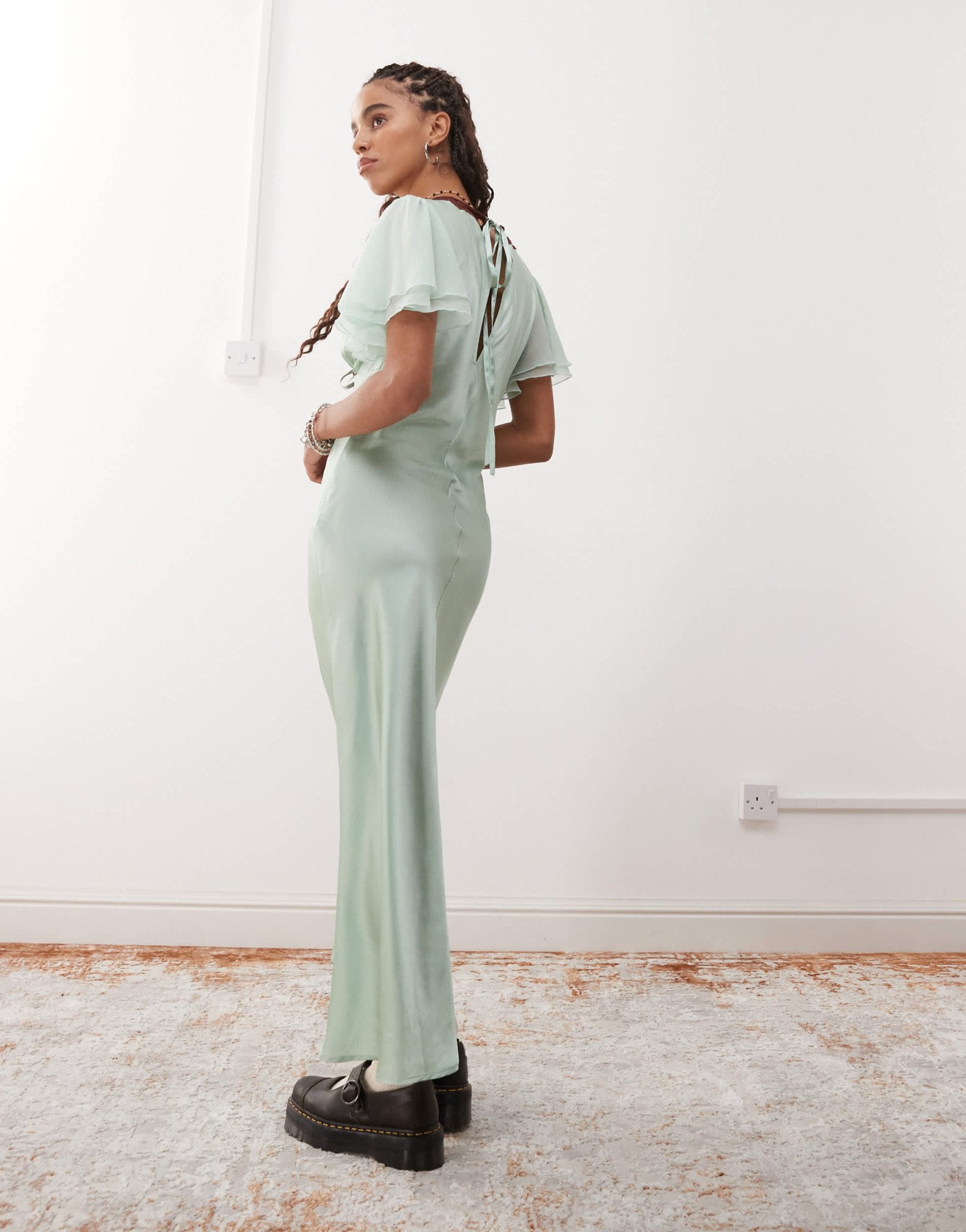 Reclaimed Vintage maxi tea dress with keyhole and contrast lace in mint green - ASOS Sample Sale