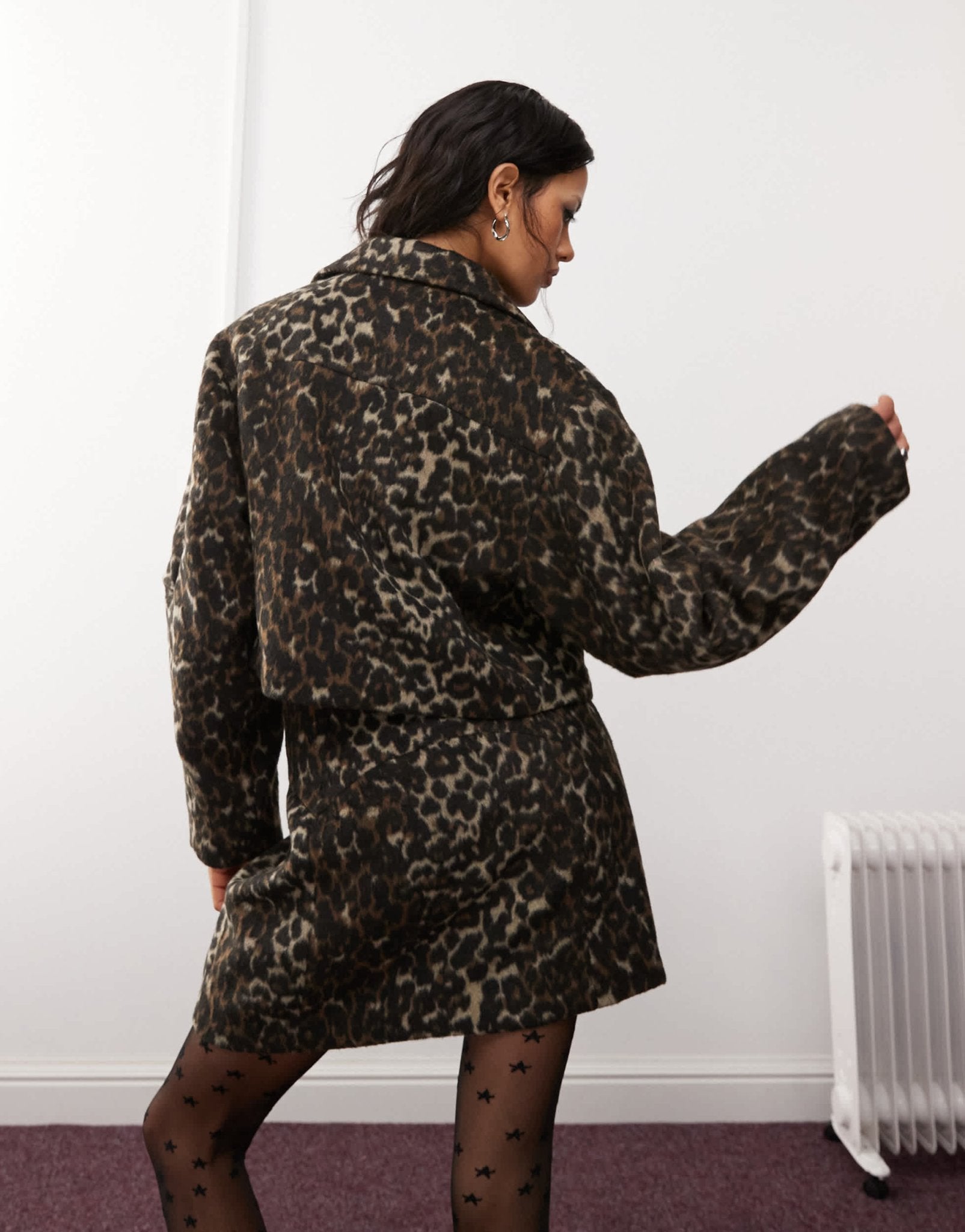 Reclaimed Vintage mini tailored skirt in leopard print - ASOS Sample Sale
