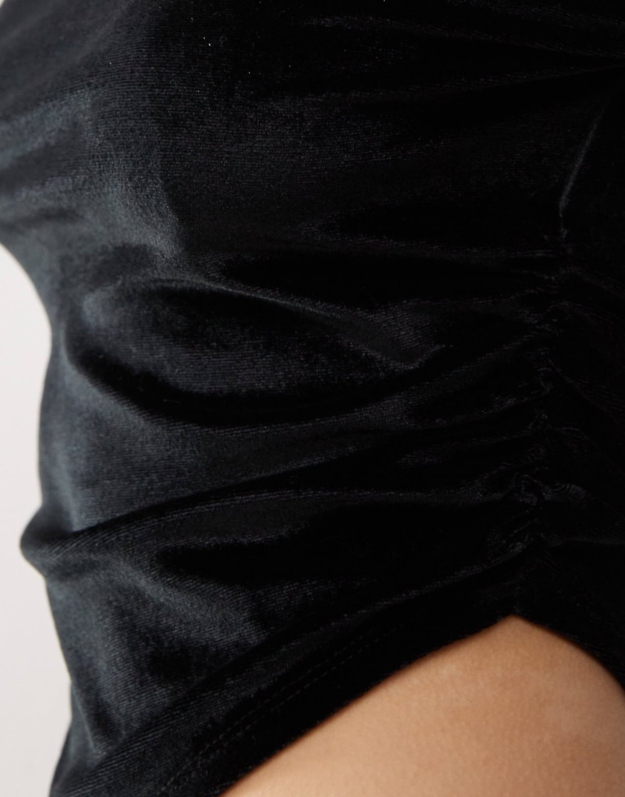 Reclaimed Vintage off shoulder velvet ruched top in black - ASOS Sample Sale
