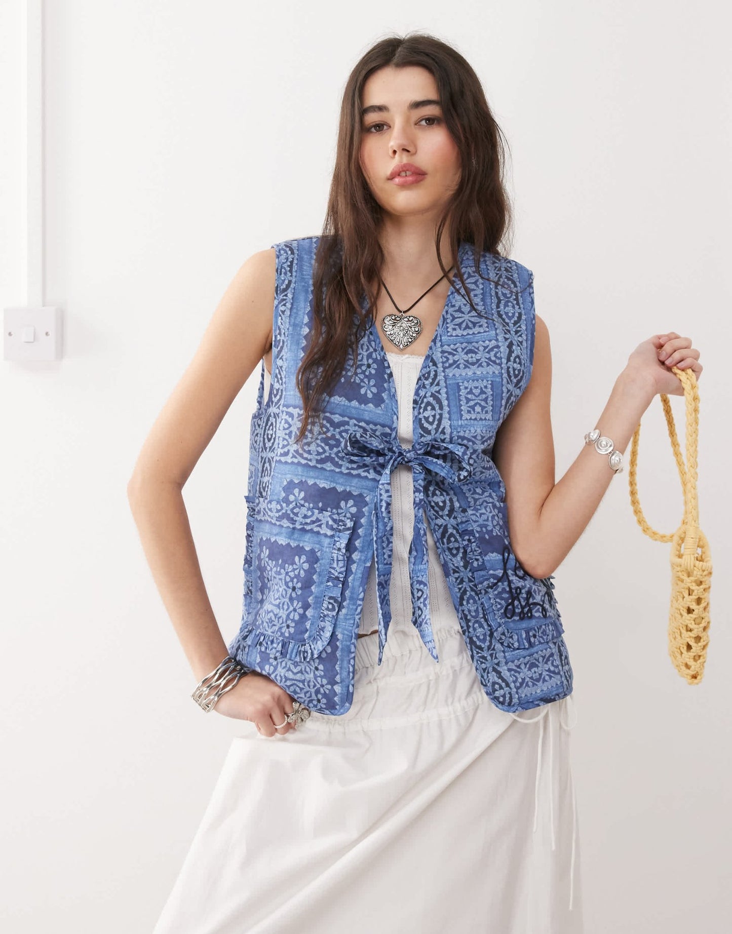 Reclaimed Vintage printed tie front quilted reversible gilet in powder blue print - ASOS Sample Sale