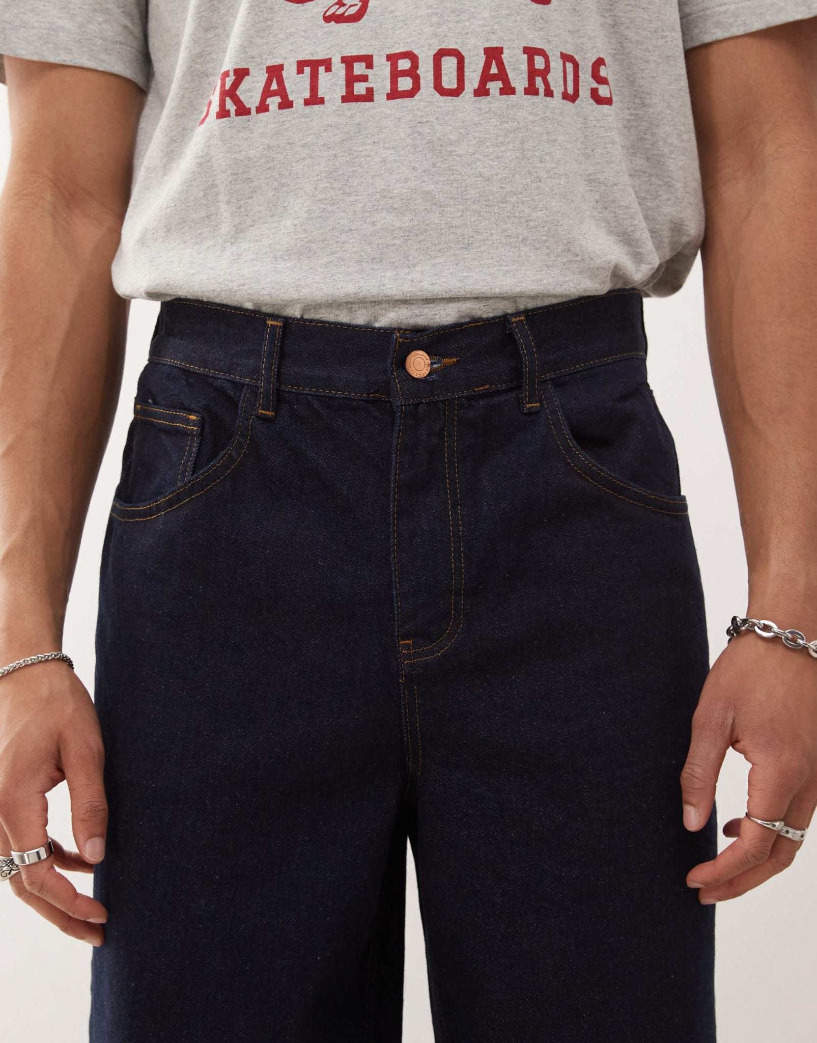 Reclaimed Vintage relaxed jean in indigo wash - ASOS Sample Sale