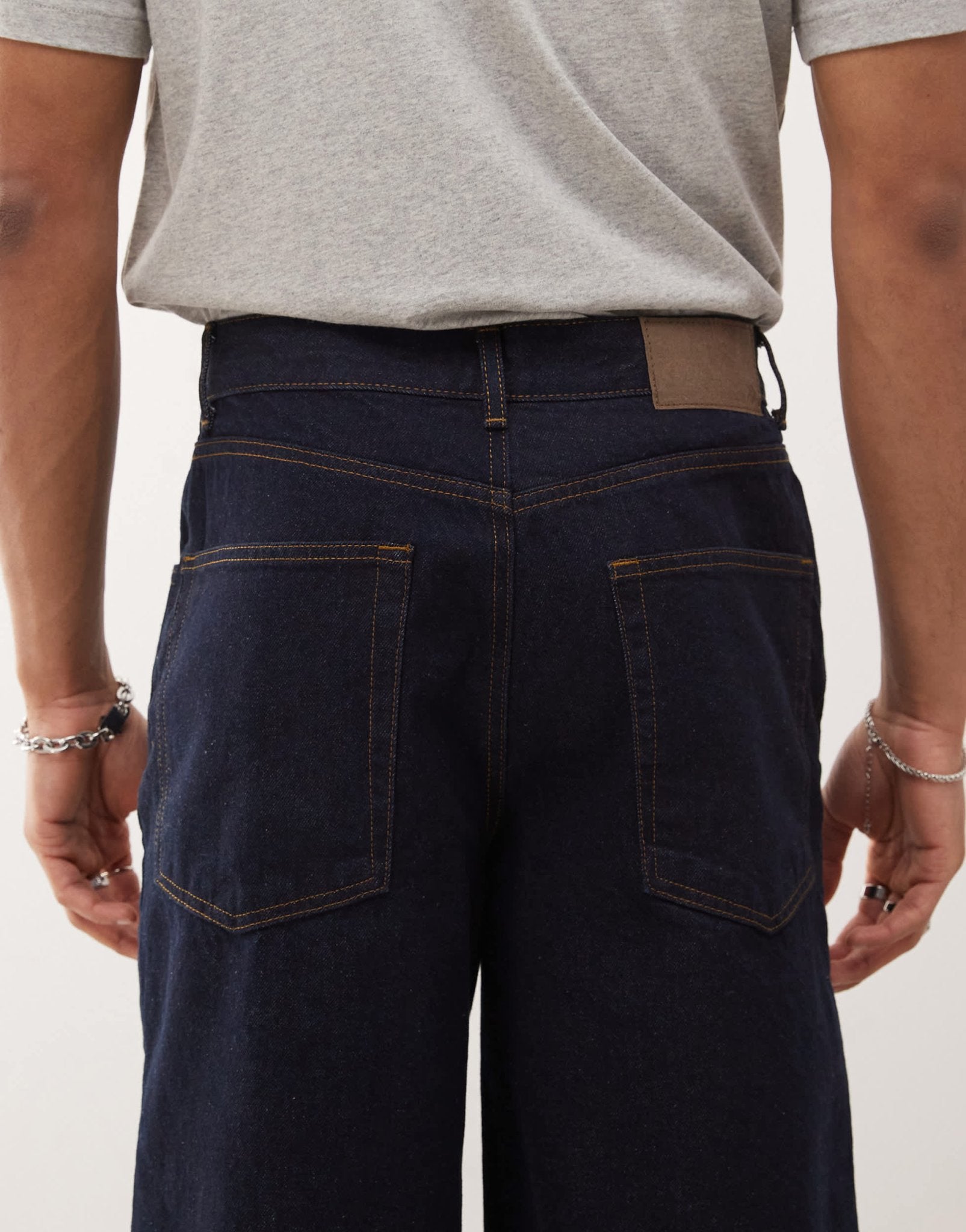 Reclaimed Vintage relaxed jean in indigo wash - ASOS Sample Sale