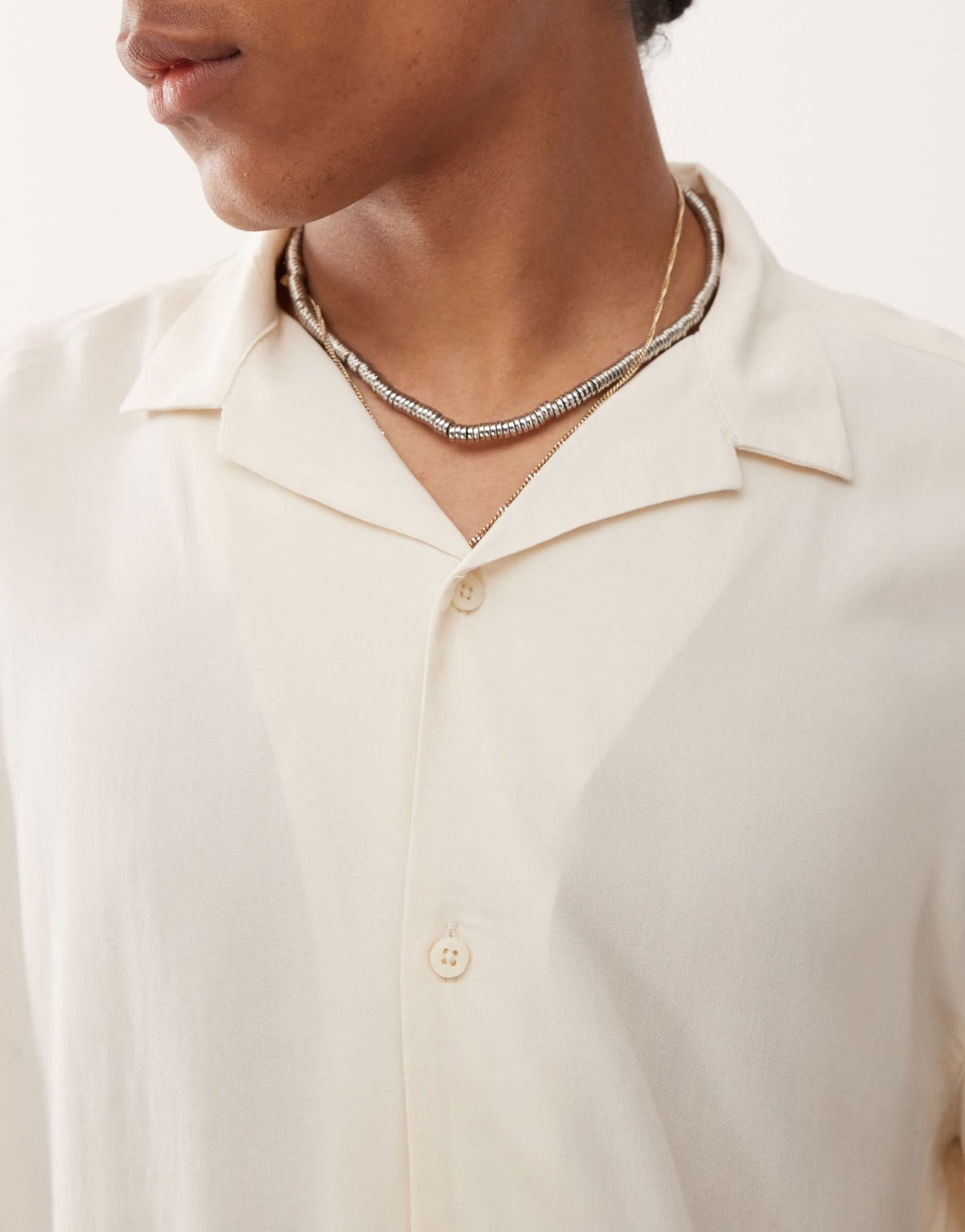 Reclaimed Vintage short sleeve boxy revere shirt in ecru viscose - ASOS Sample Sale
