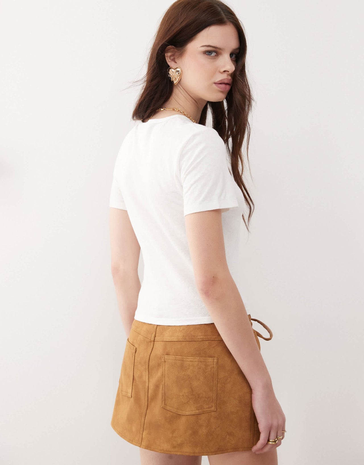 Reclaimed Vintage slim fit baby t-shirt in white - ASOS Sample Sale