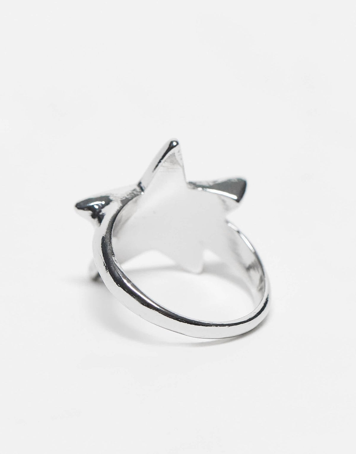 Reclaimed Vintage unisex star ring in silver - ASOS Sample Sale
