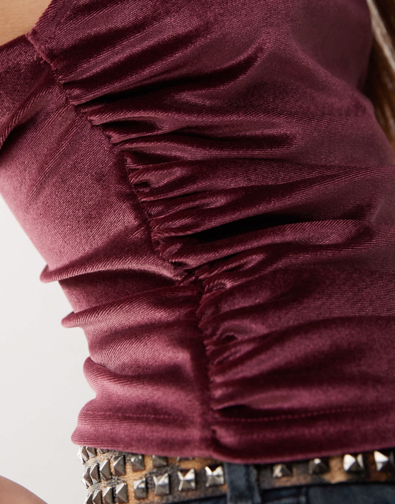 Reclaimed Vintage velvet ruched side top in burgundy - ASOS Sample Sale