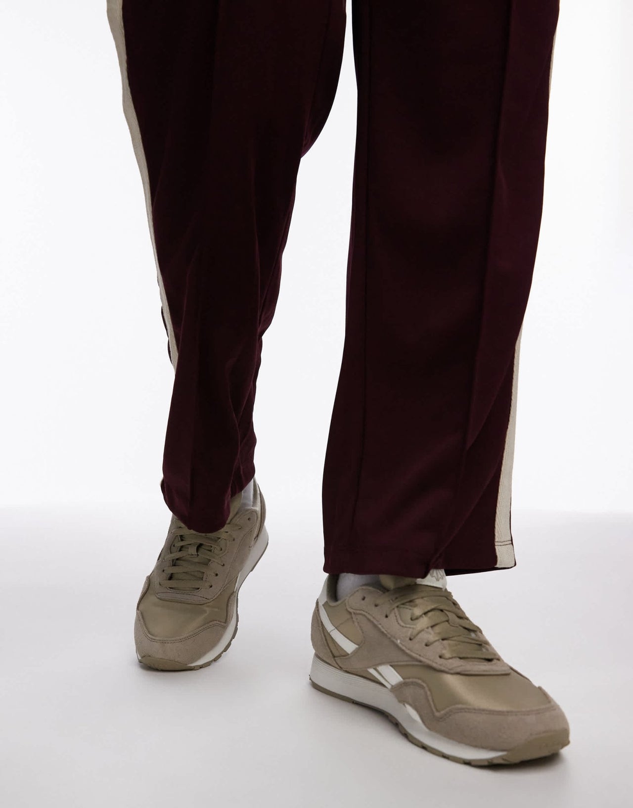 Reebok Classic Nylon trainers in beige - ASOS Sample Sale