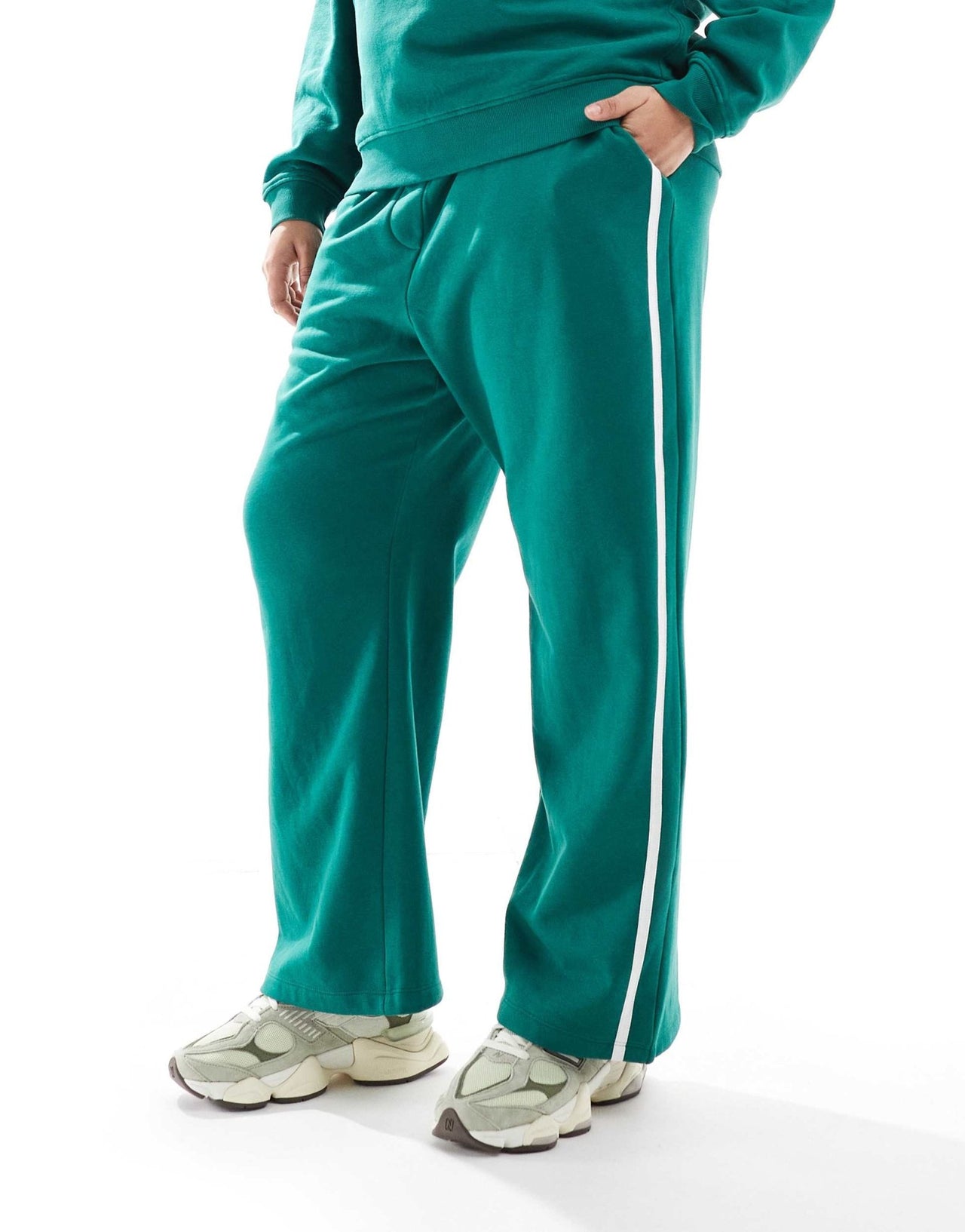 Renee Studio Plus exclusive wide leg side stripe contrast tie waist joggers co - ord in green - ASOS Sample Sale