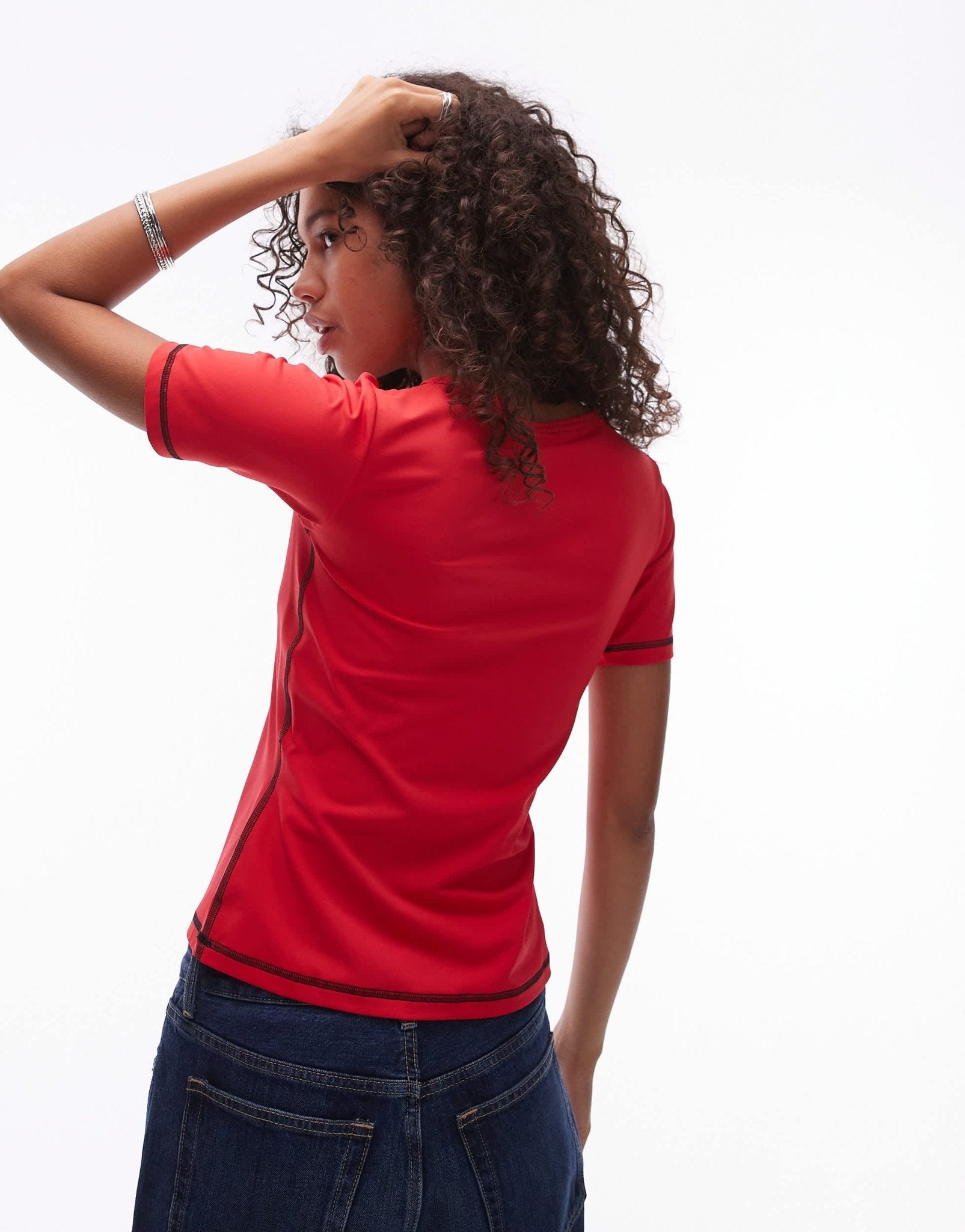 Resume fitted 90s tee in red with black front logo - ASOS Sample Sale