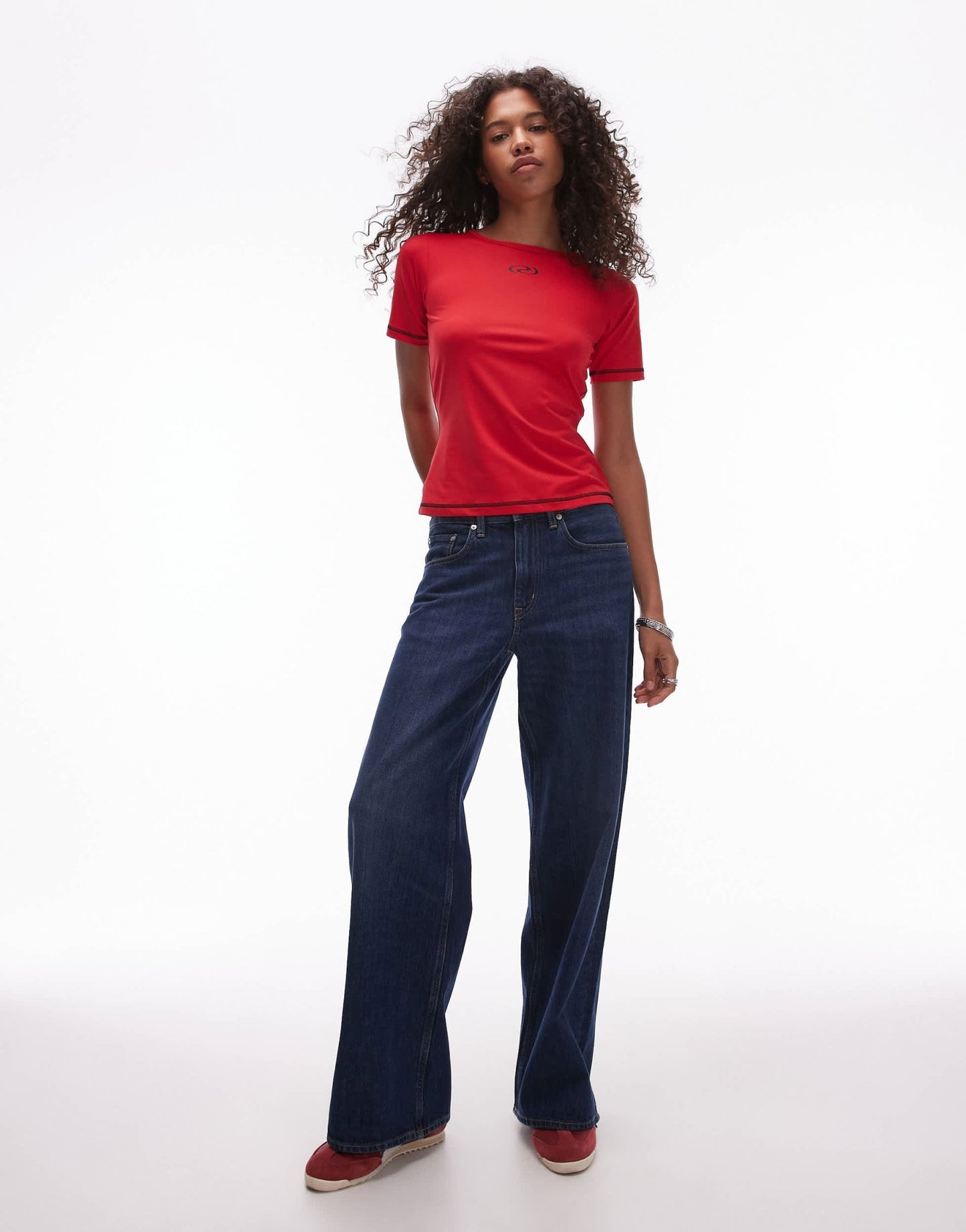 Resume fitted 90s tee in red with black front logo - ASOS Sample Sale