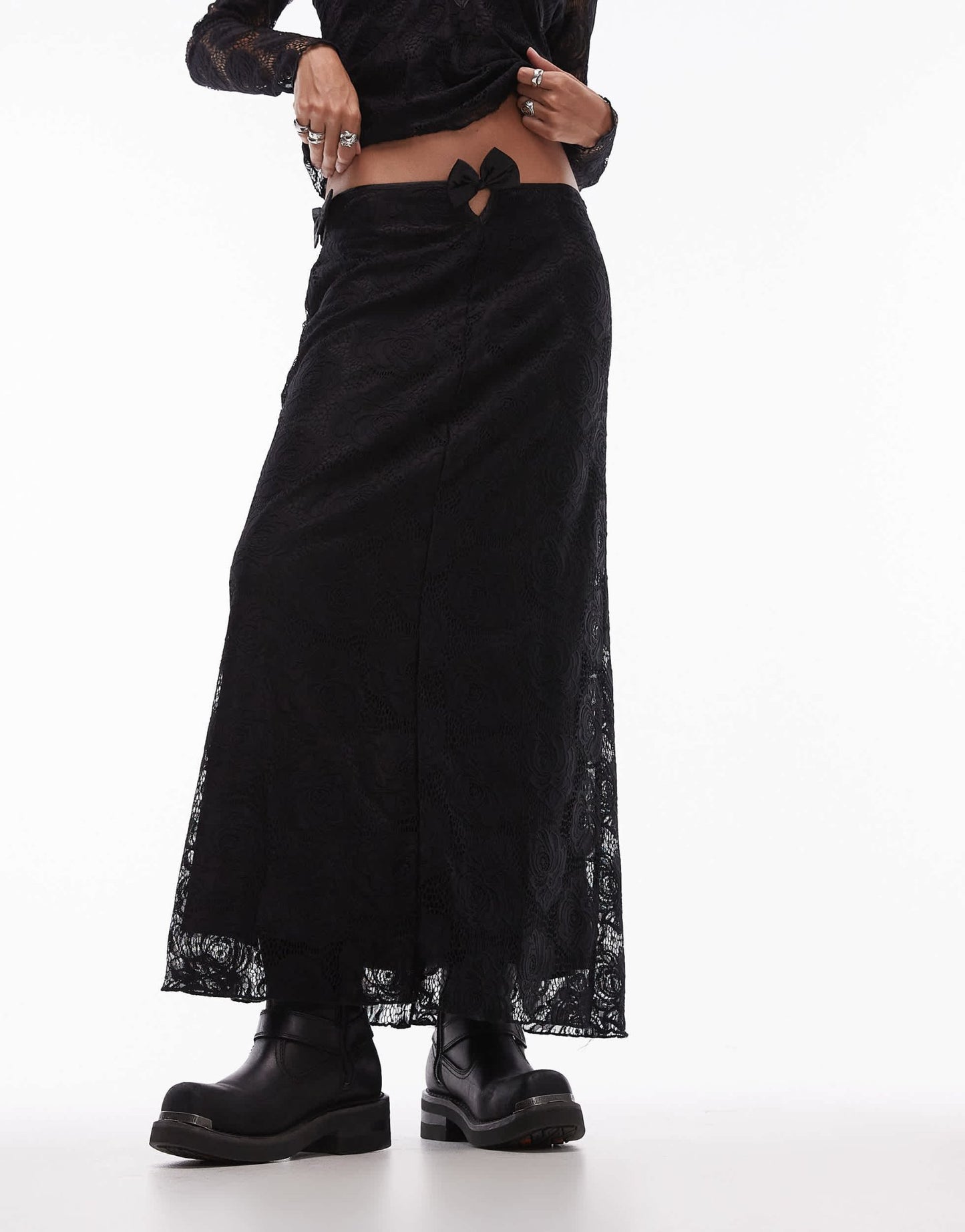 Resume low rise midi relaxed skirt in black lace with bow detail - ASOS Sample Sale