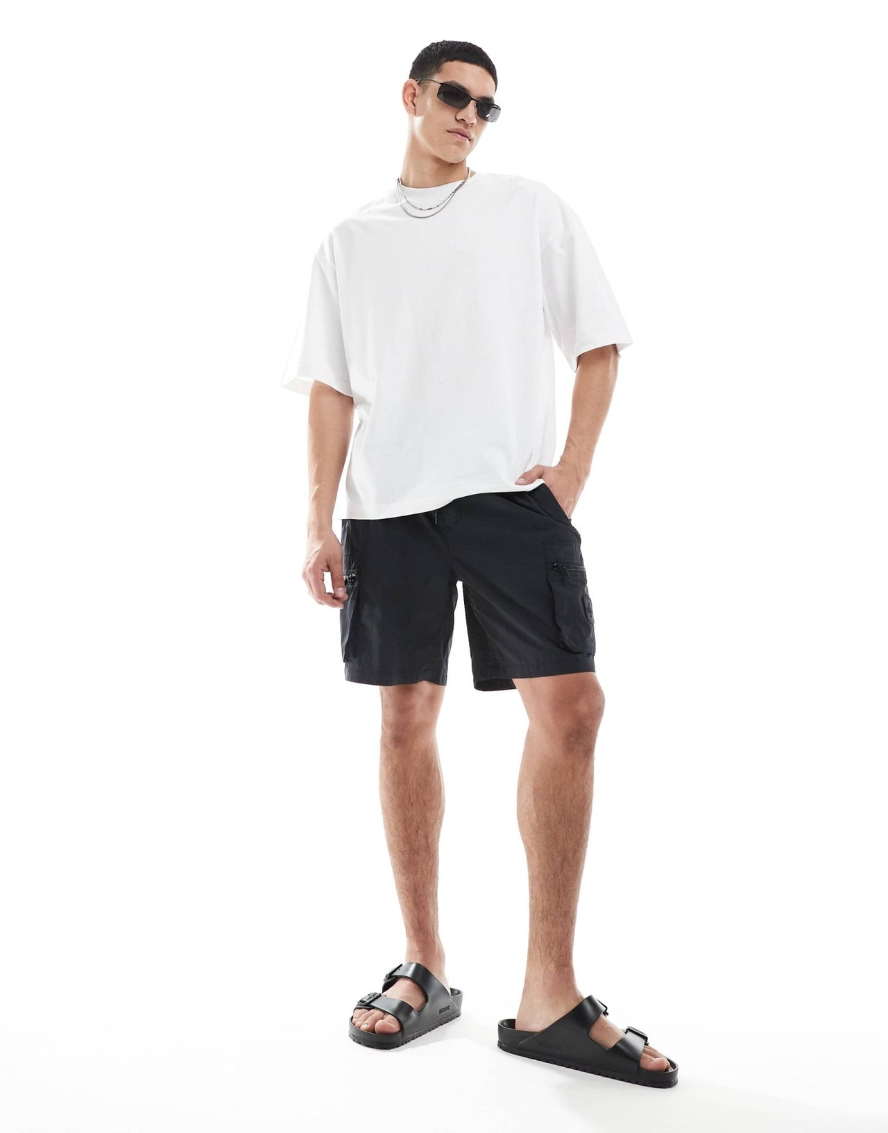 River Island cargo shorts in black - ASOS Sample Sale