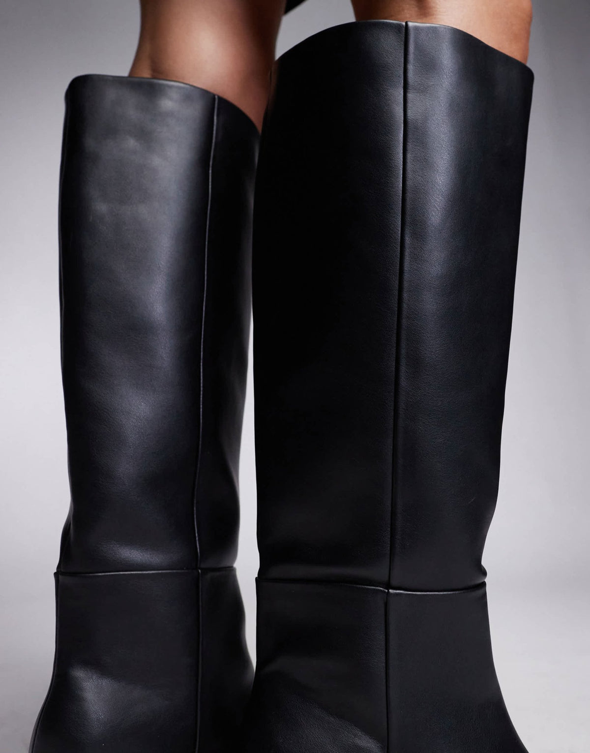 River Island kitten heel knee high boot in black - ASOS Sample Sale