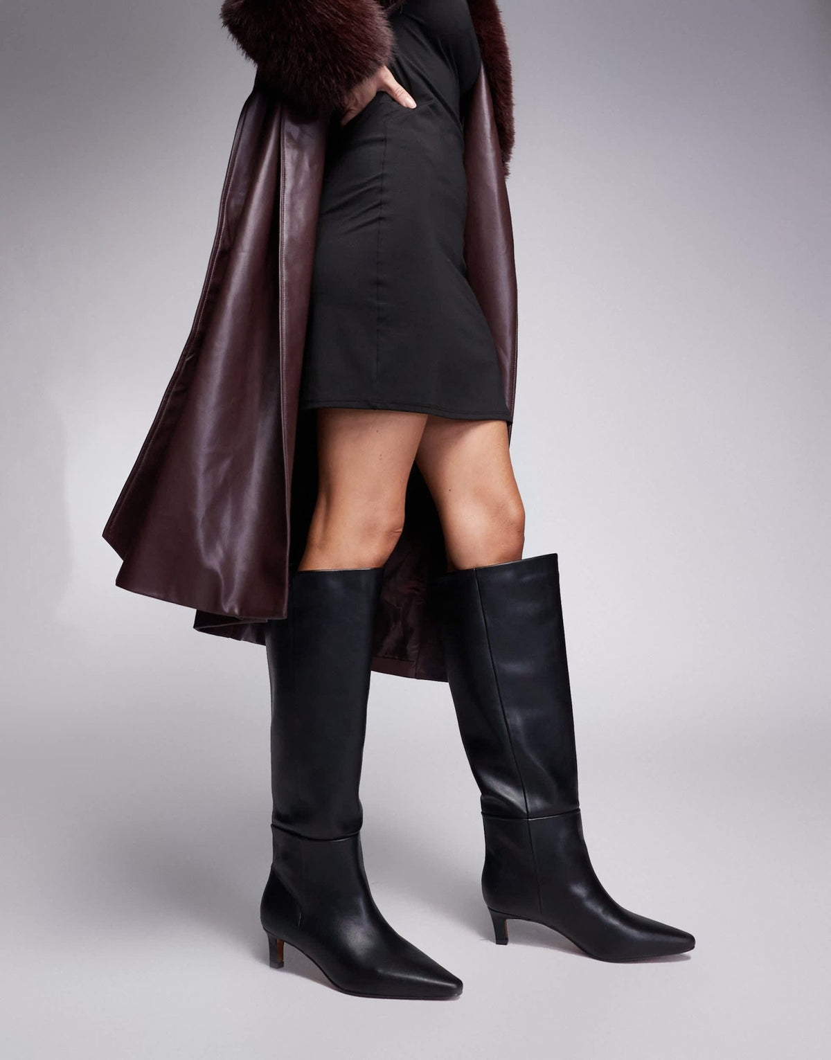 River Island kitten heel knee high boot in black - ASOS Sample Sale