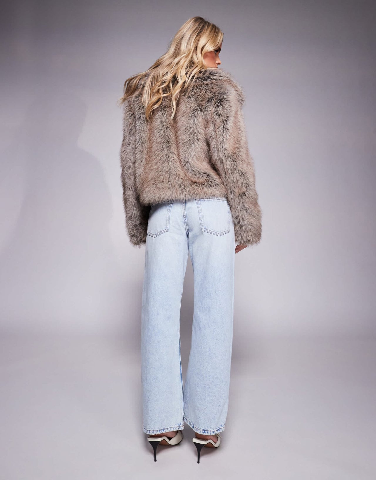 River Island Petite straight jean in lightwash blue - ASOS Sample Sale