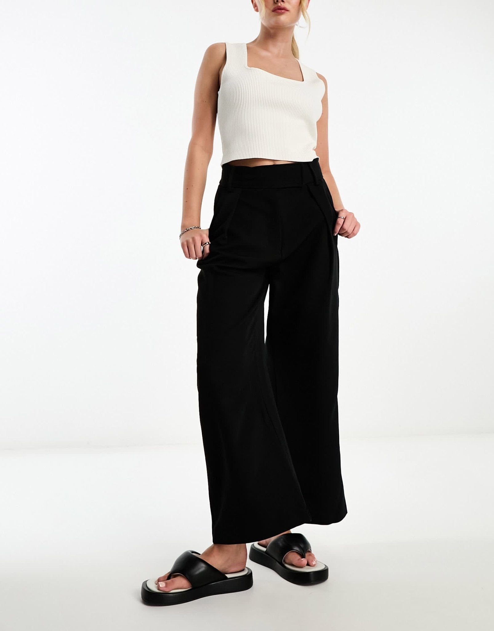 River Island Petite wide leg dad trouser in black - ASOS Sample Sale
