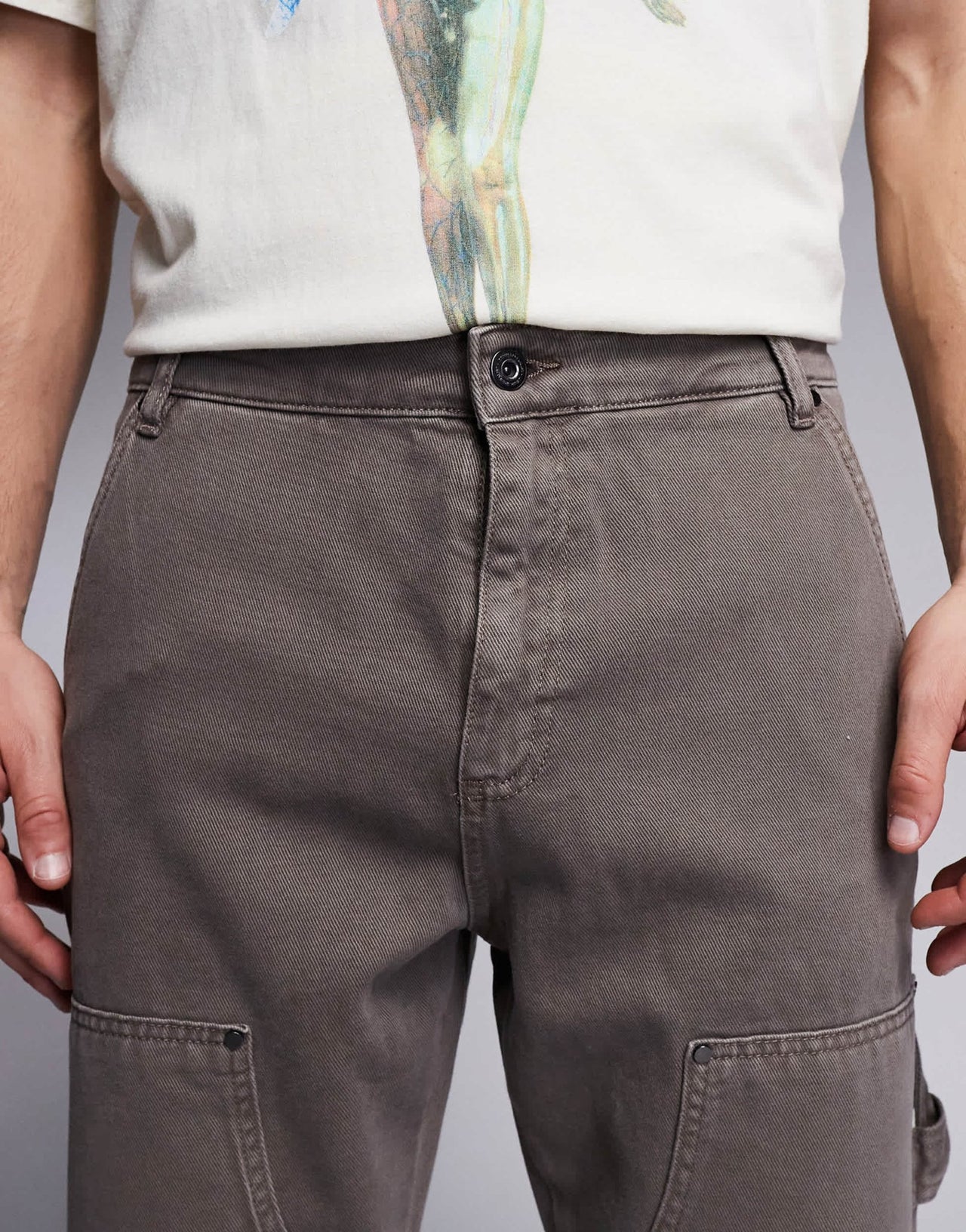 River Island relaxed carpenter jeans in brown - ASOS Sample Sale