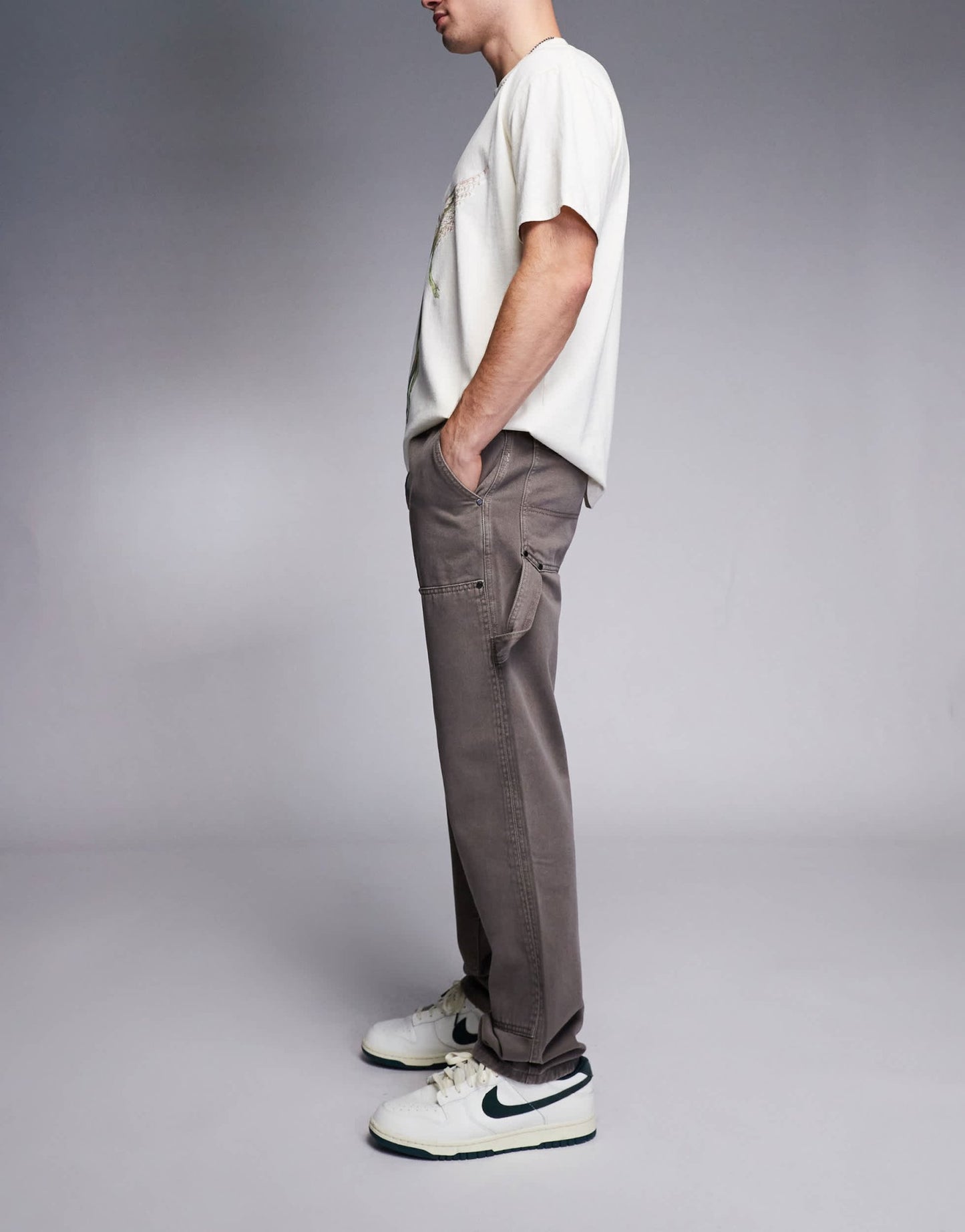 River Island relaxed carpenter jeans in brown - ASOS Sample Sale