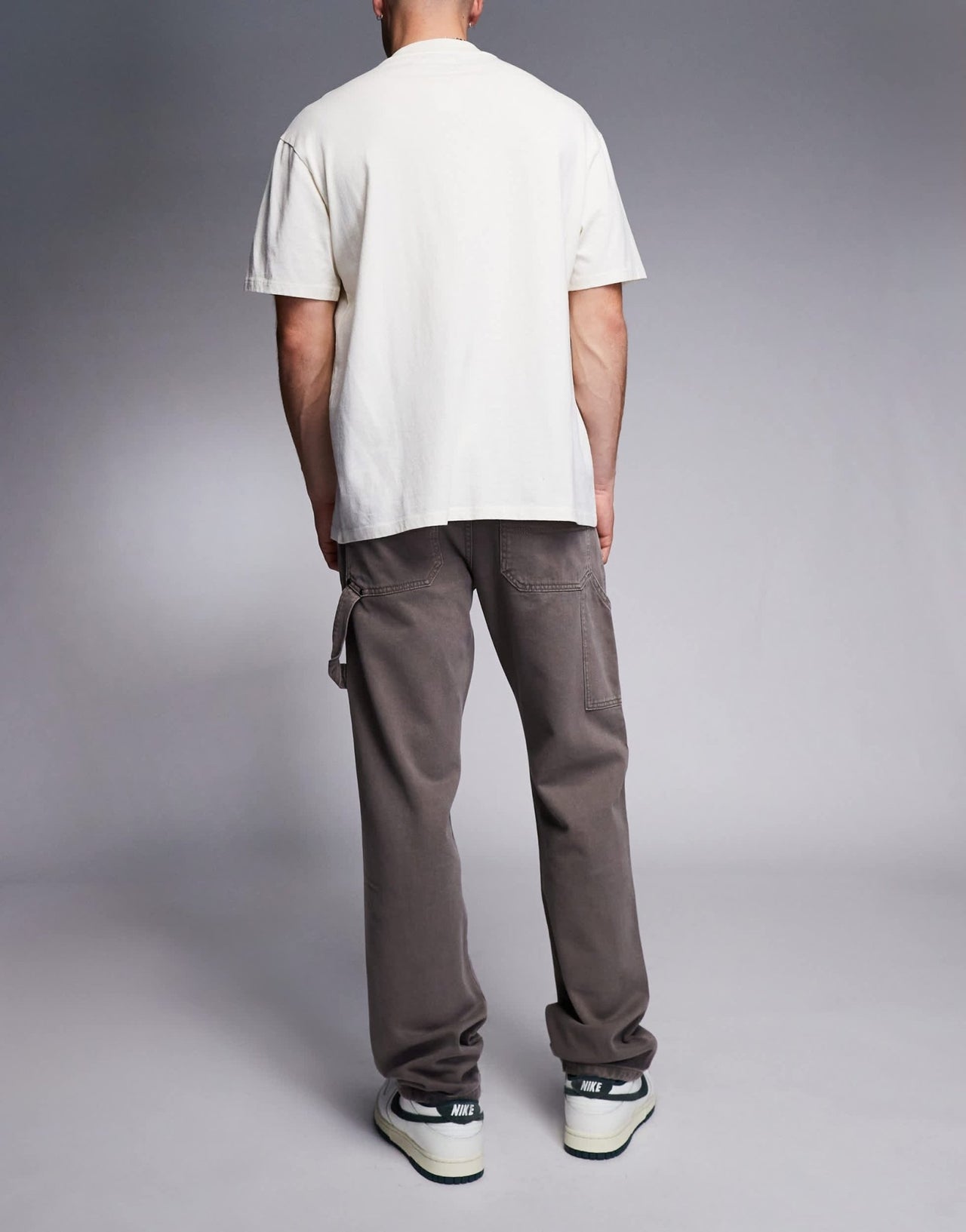 River Island relaxed carpenter jeans in brown - ASOS Sample Sale