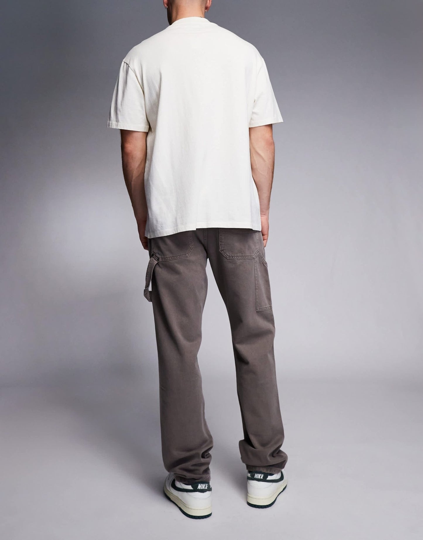 River Island relaxed carpenter jeans in brown - ASOS Sample Sale
