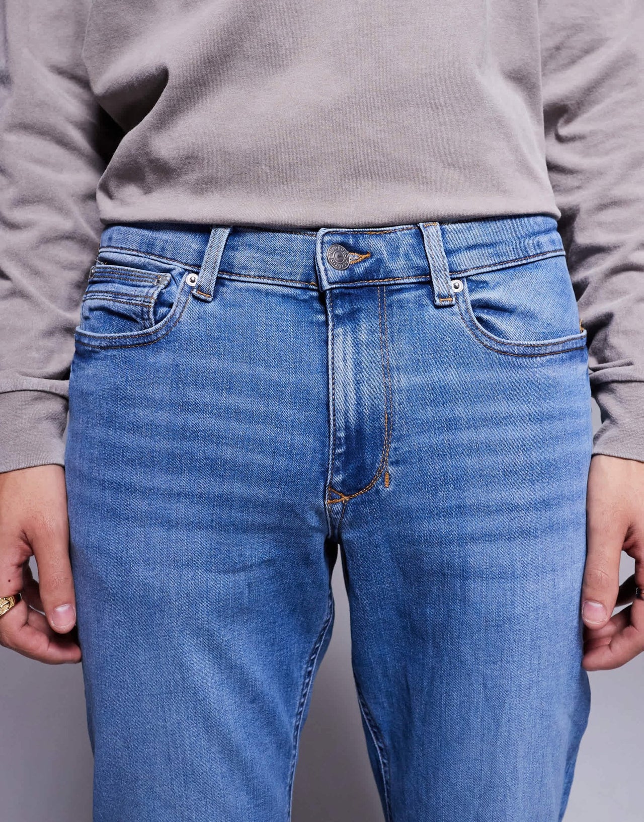 River Island slim fit jeans in medium blue - ASOS Sample Sale