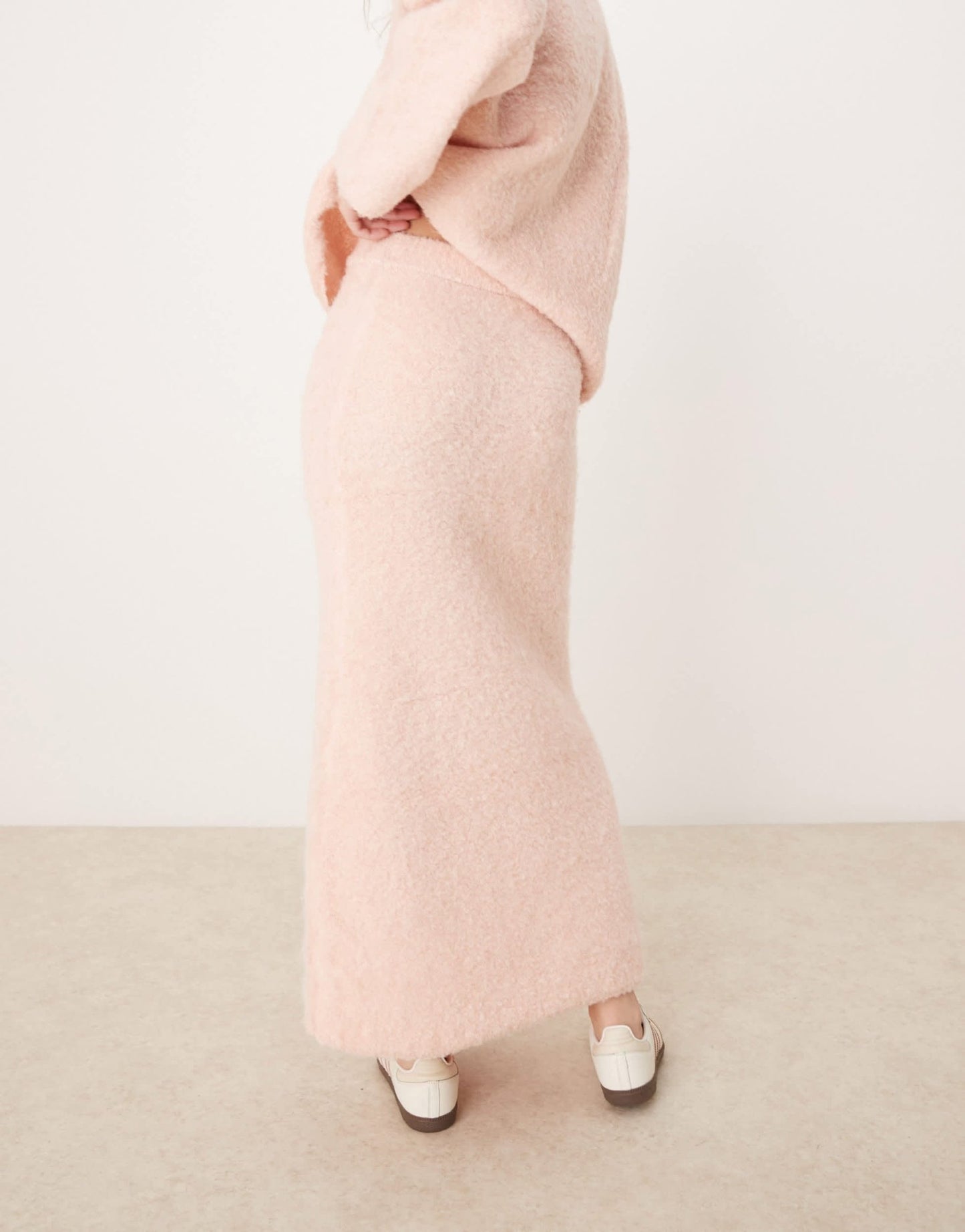 River Island ultra fluffy knitted maxi skirt co - ord in light pink - ASOS Sample Sale