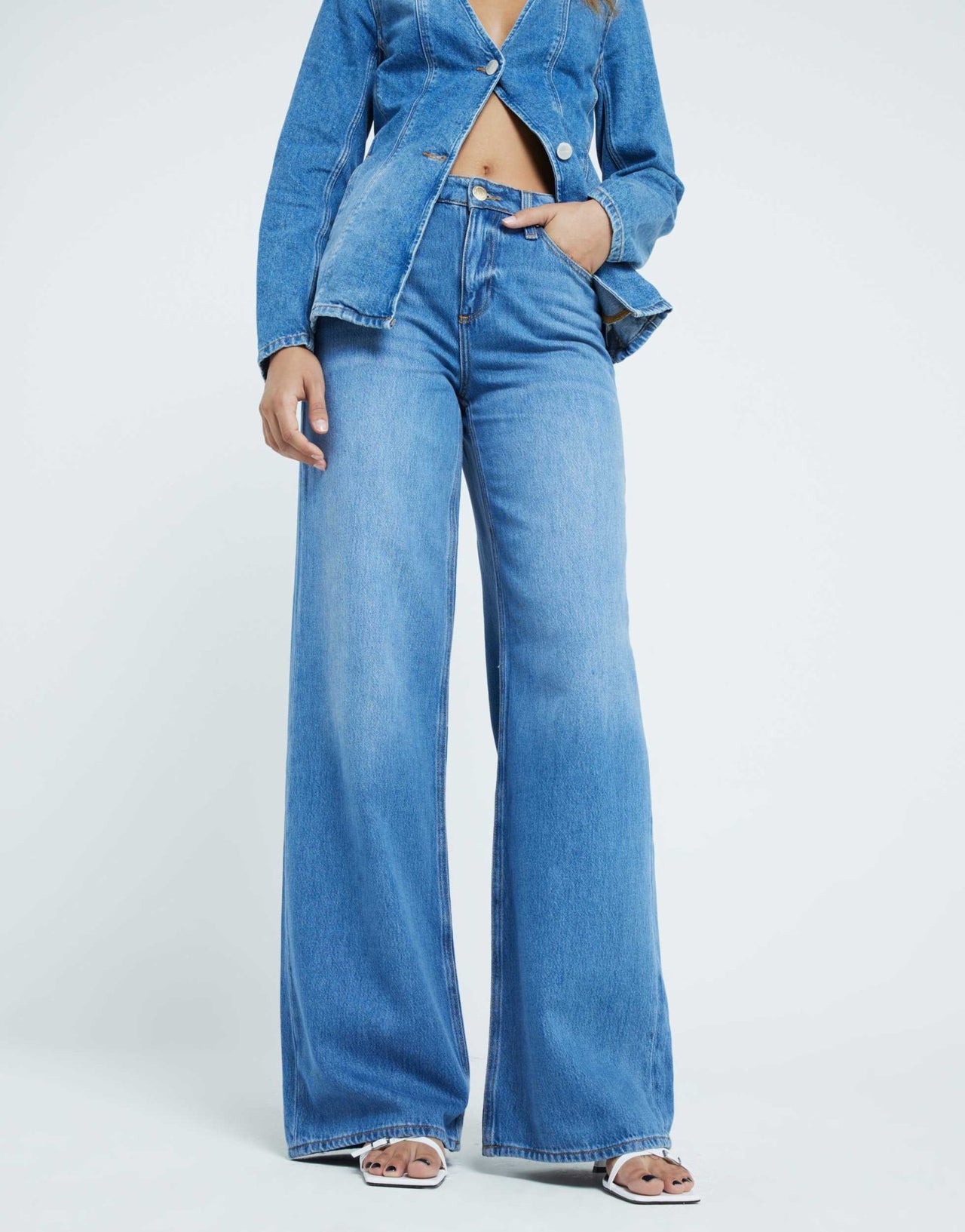 River Island wide leg jean in midwash blue - ASOS Sample Sale