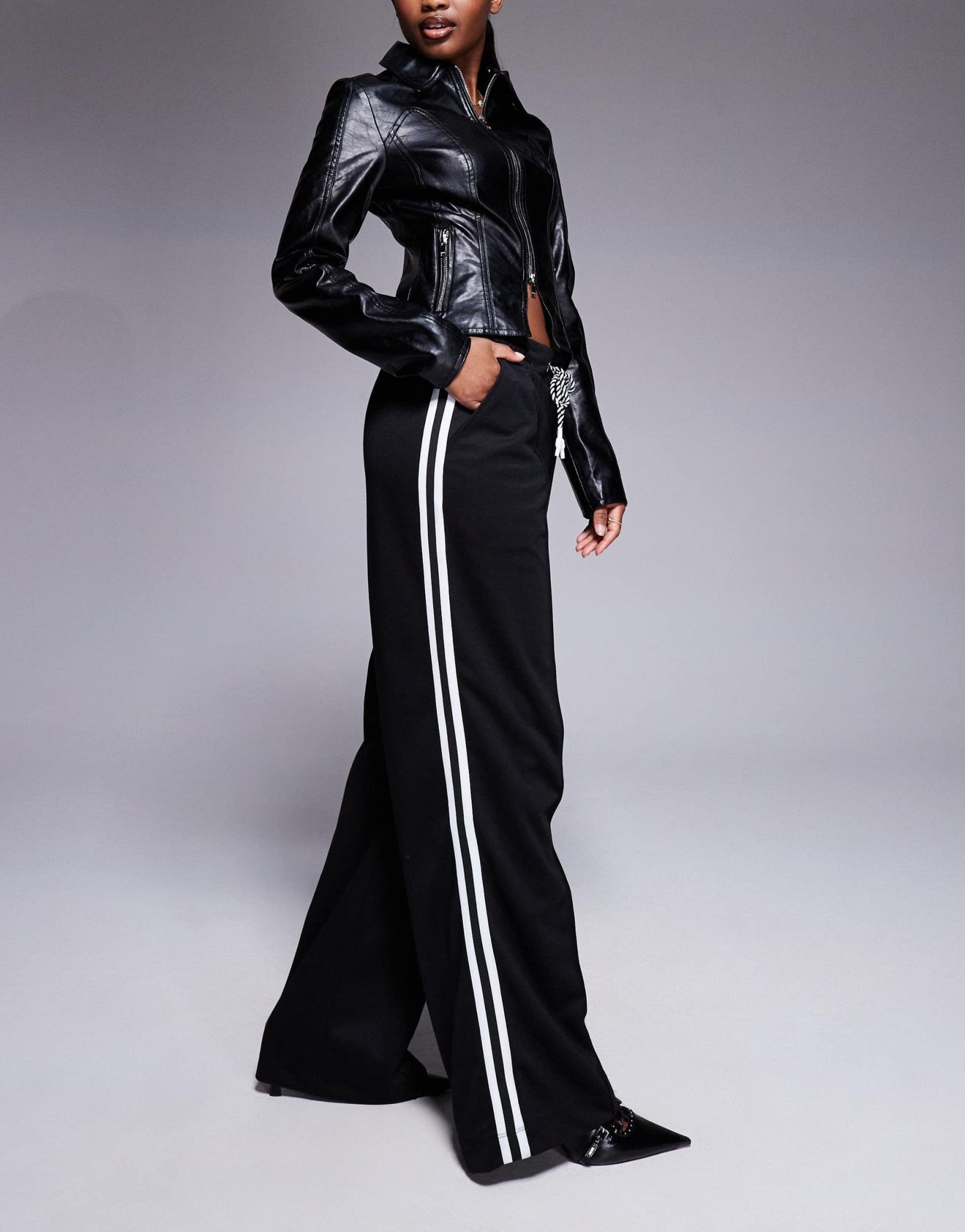 River Island wide leg joggers with side stripe in black - ASOS Sample Sale