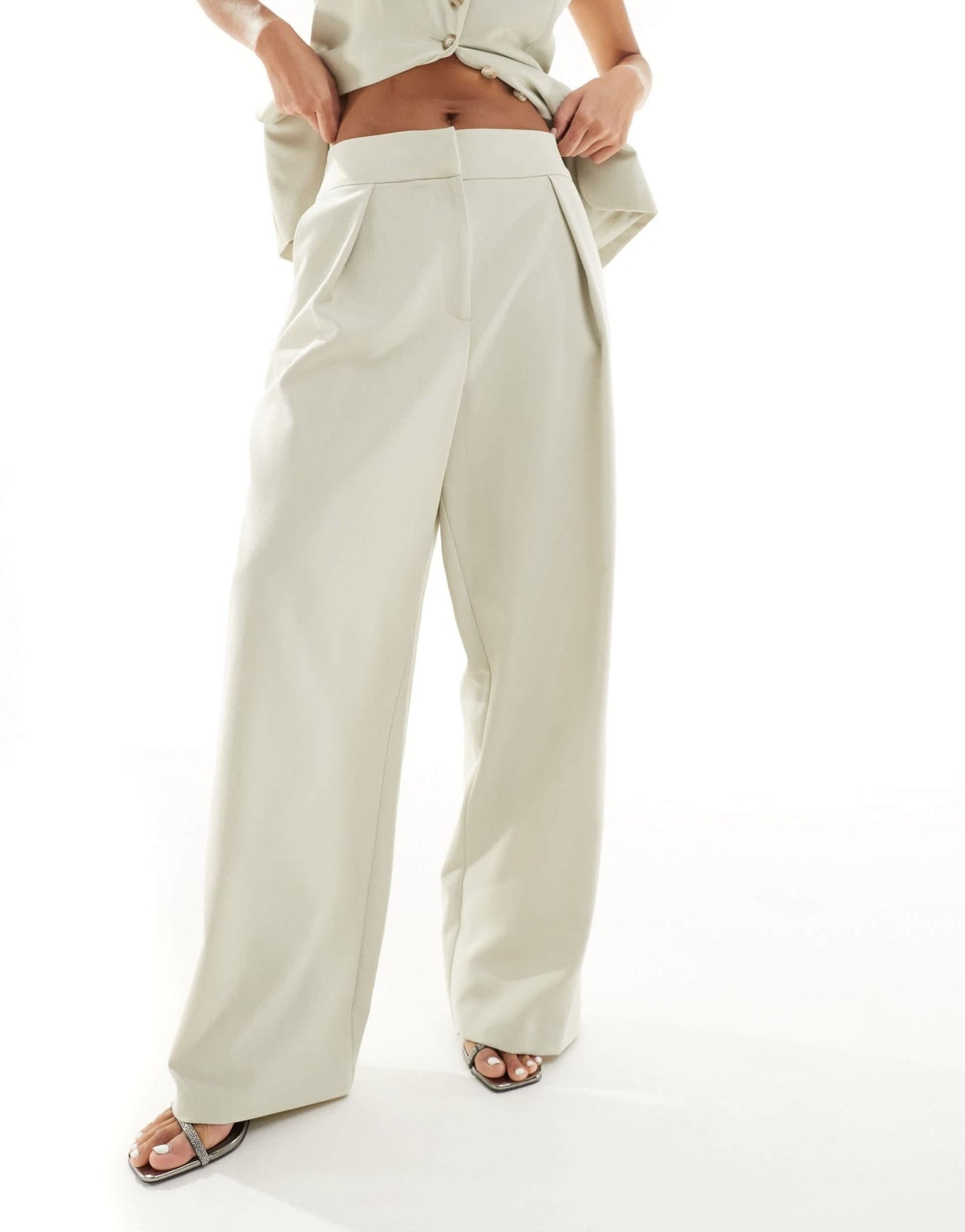 River Island wide leg trouser in light green - ASOS Sample Sale