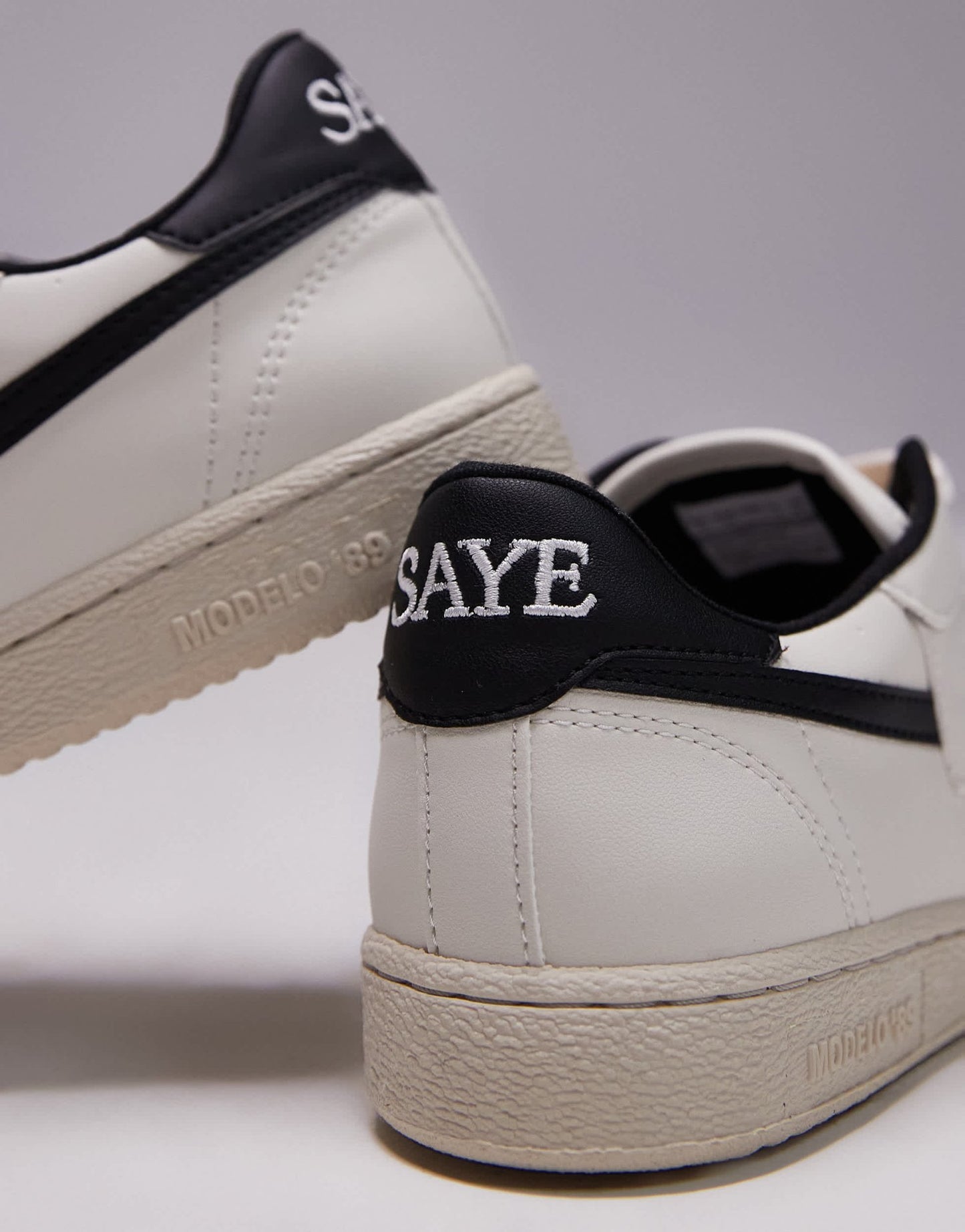 Saye unisex Modelo '89 trainers in black - ASOS Sample Sale