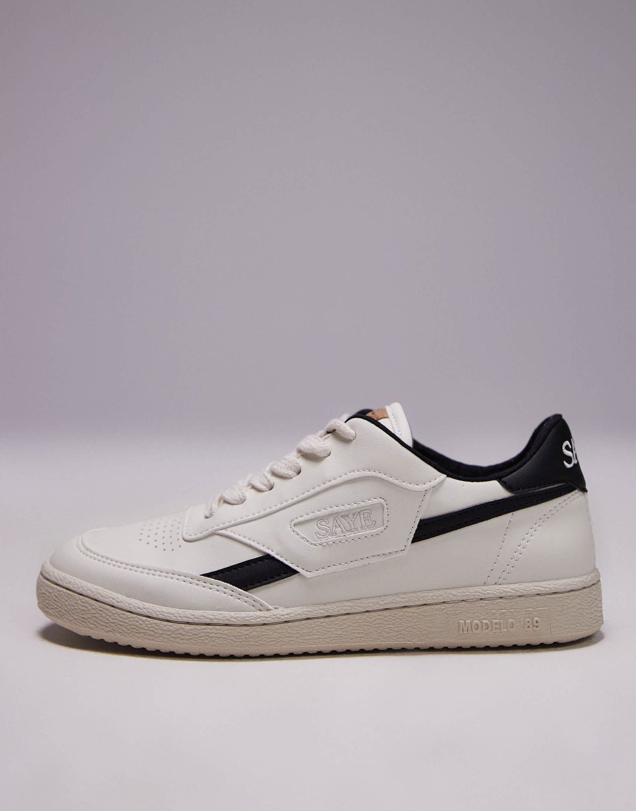 Saye unisex Modelo '89 trainers in black - ASOS Sample Sale
