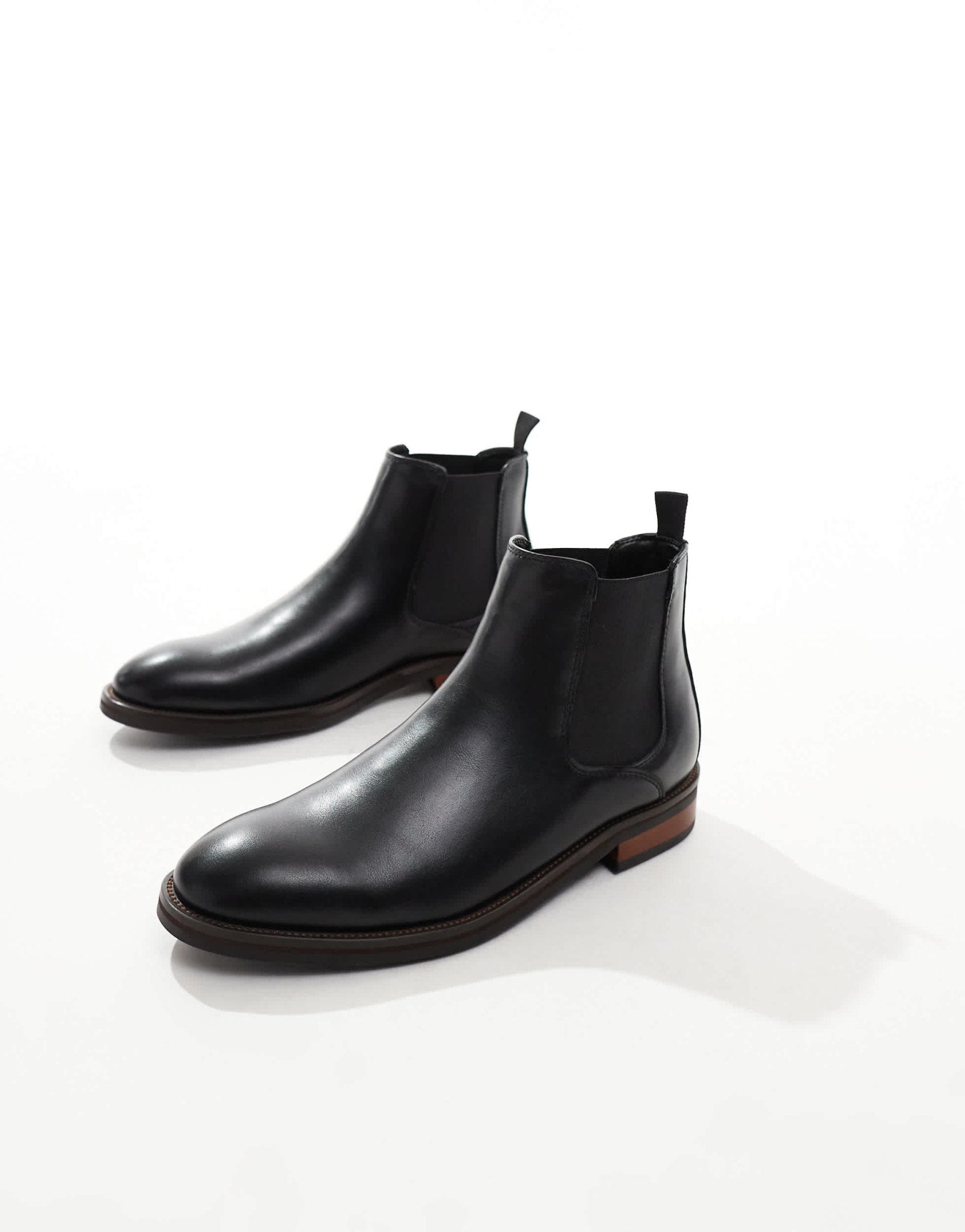 schuh Damon chelsea boots in black - ASOS Sample Sale