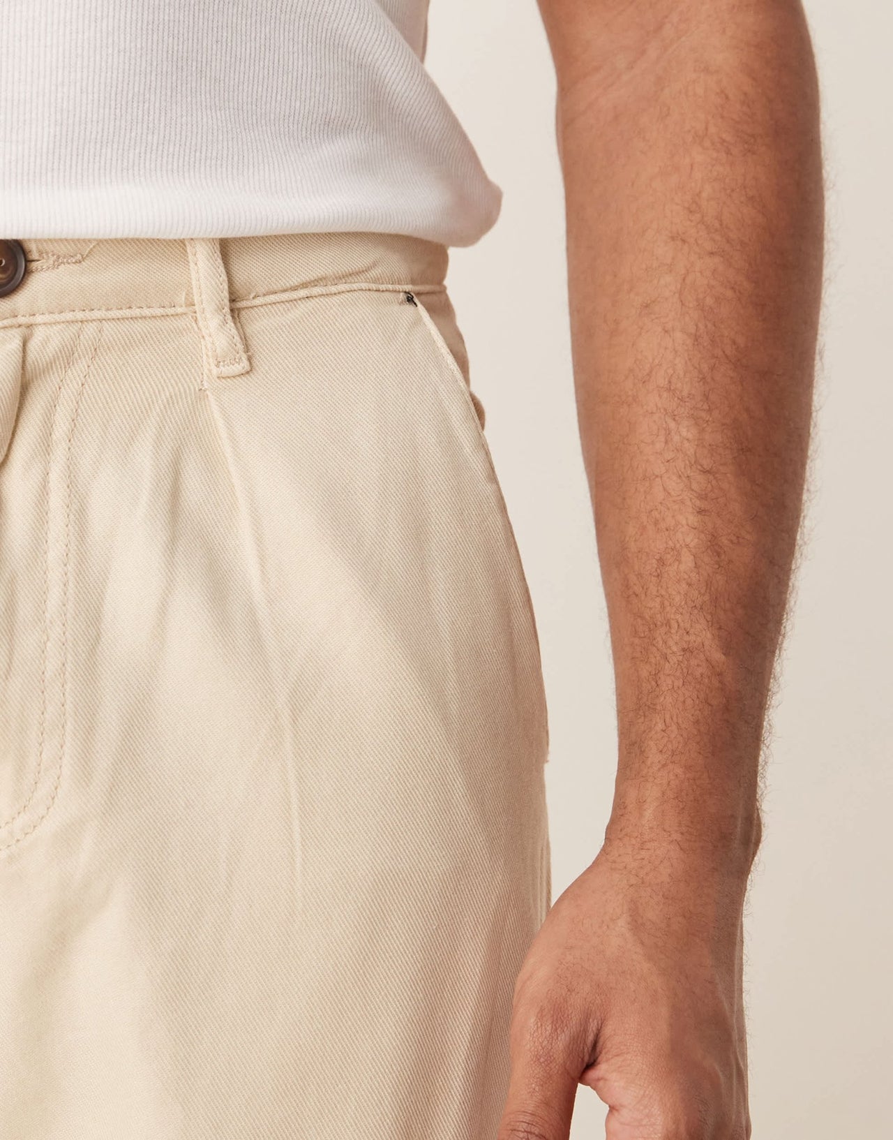 Selected wide fit pleated trouser in cream - ASOS Sample Sale