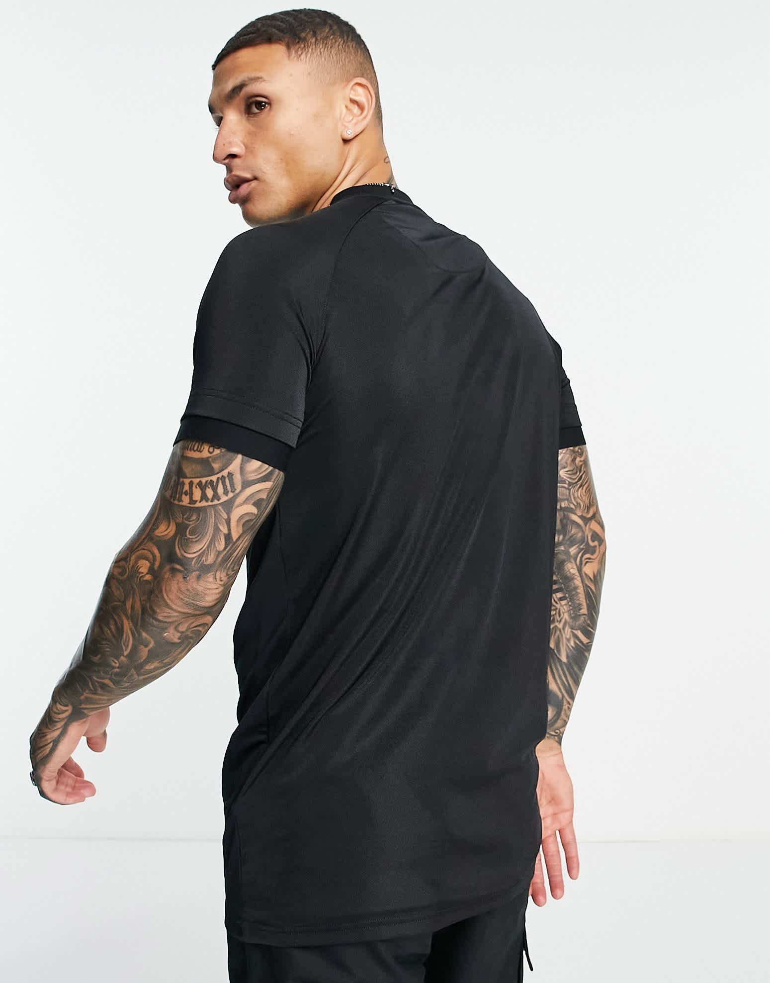 SikSilk logo print t-shirt in black - ASOS Sample Sale