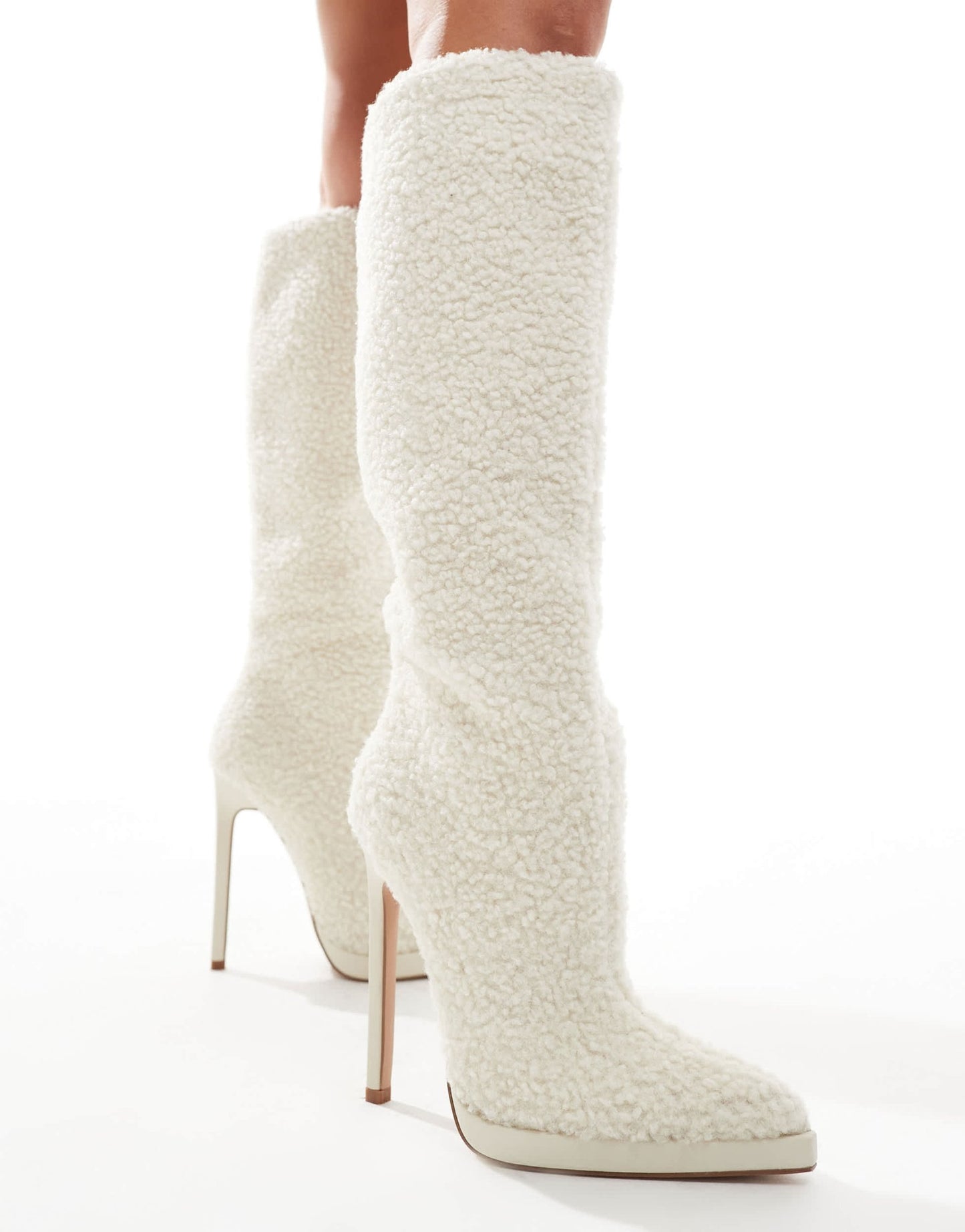 Simmi London Laylani Teddy Knee boot in Cream - ASOS Sample Sale