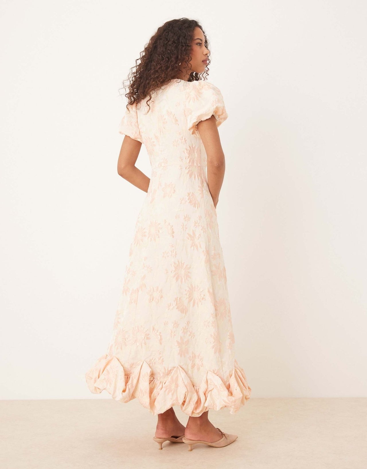 Sister Jane puff sleeve bubble hem maxi dress in peachy floral - ASOS Sample Sale