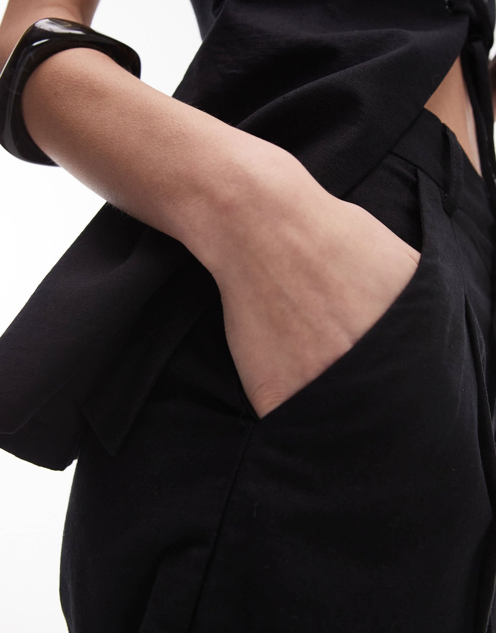 SNDYS linen blend longline shorts co - ord in black - ASOS Sample Sale