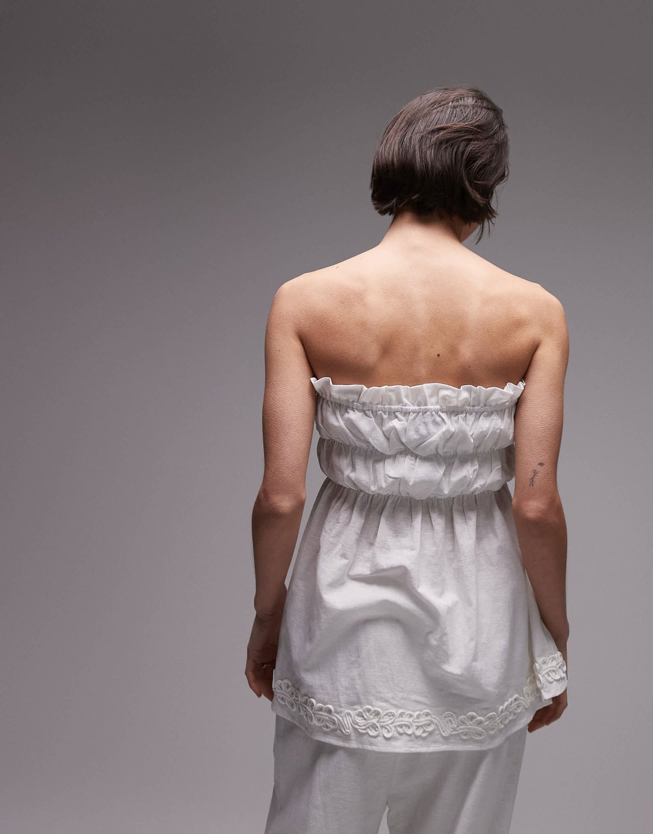 SNDYS linen blend ruched bandeau longline flower applique top co-ord in white - ASOS Sample Sale